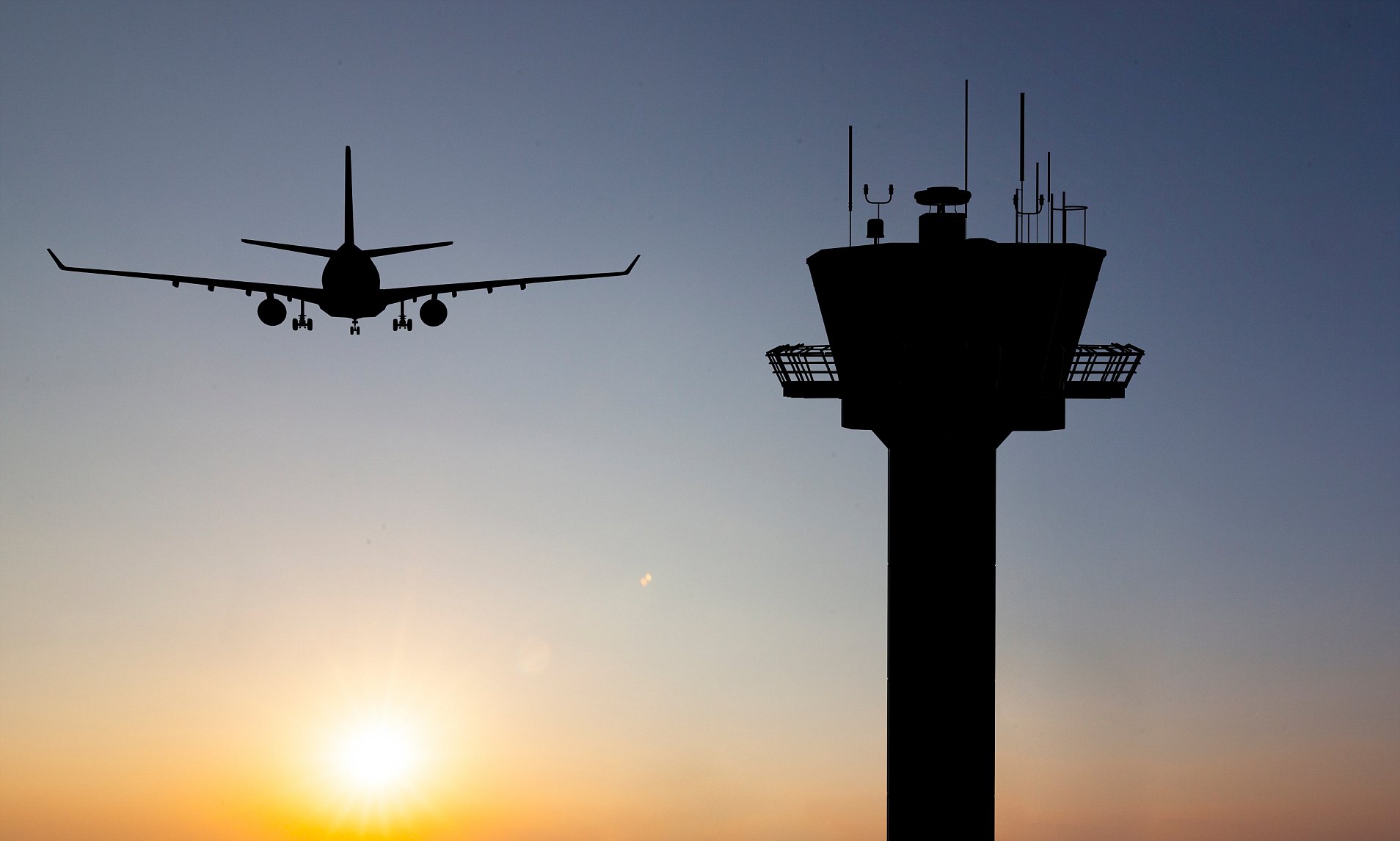 Liveatc The App That Allows You To Eavesdrop On Air Traffic