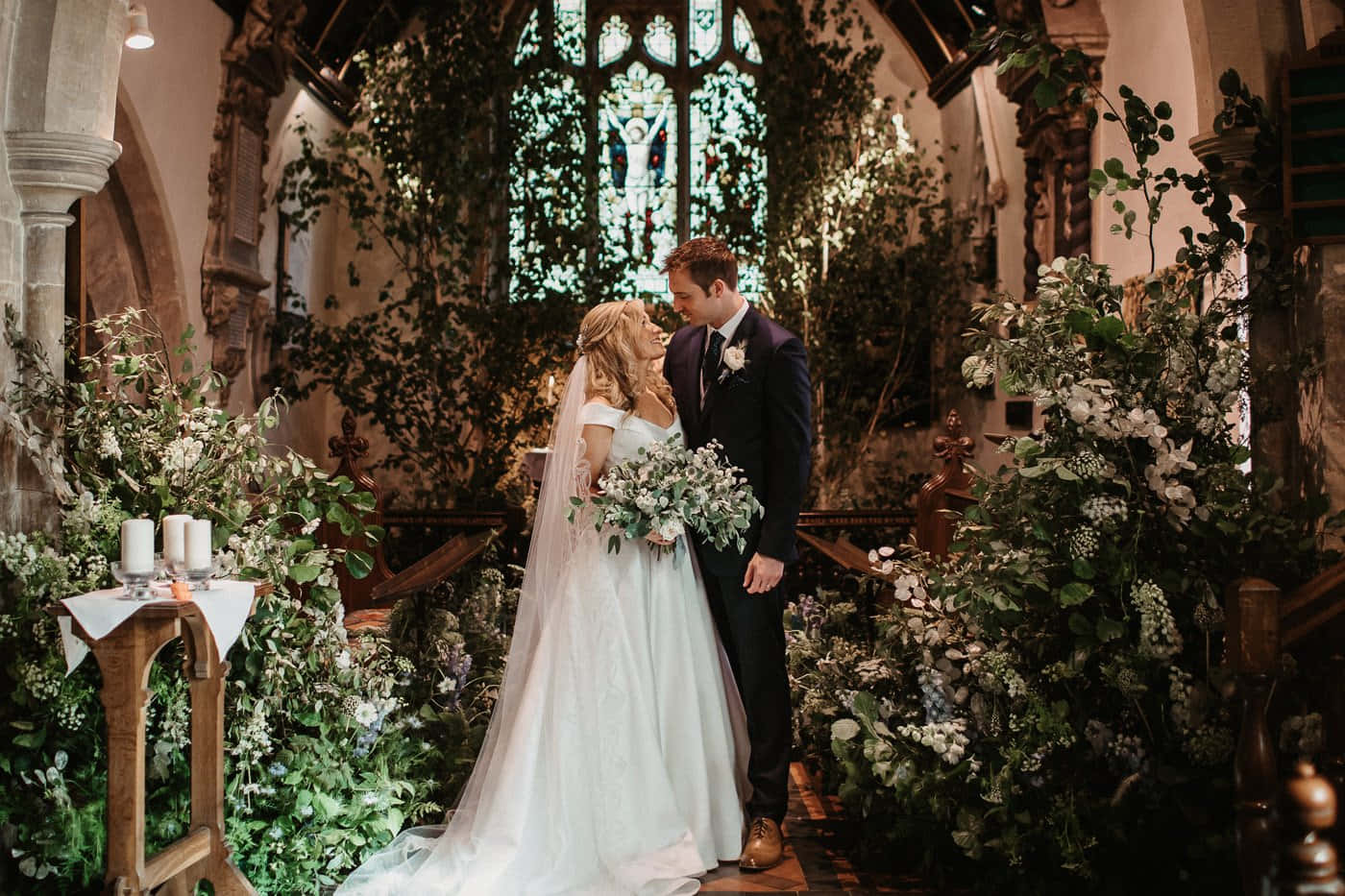 A Rustic And Romantic Wedding Scene The Perfect Backdrop Wallpaper