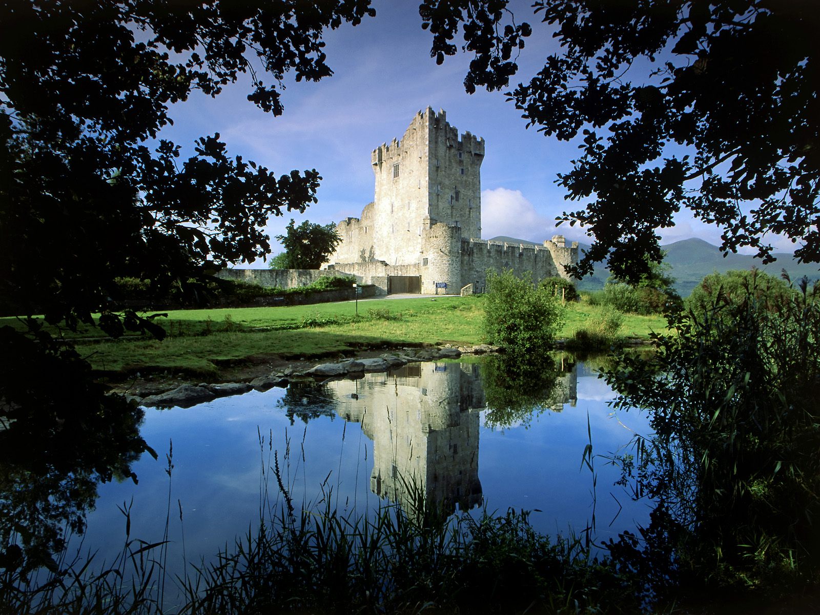 Wallpaper Lovely Irish Castle Pictures To Beautify Your Puter