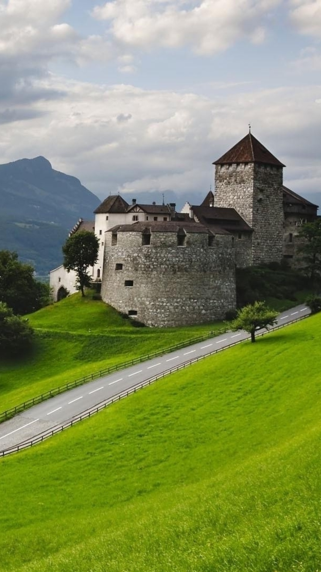 iPhone Full HD Liechtenstein Background Photo Wallpaper