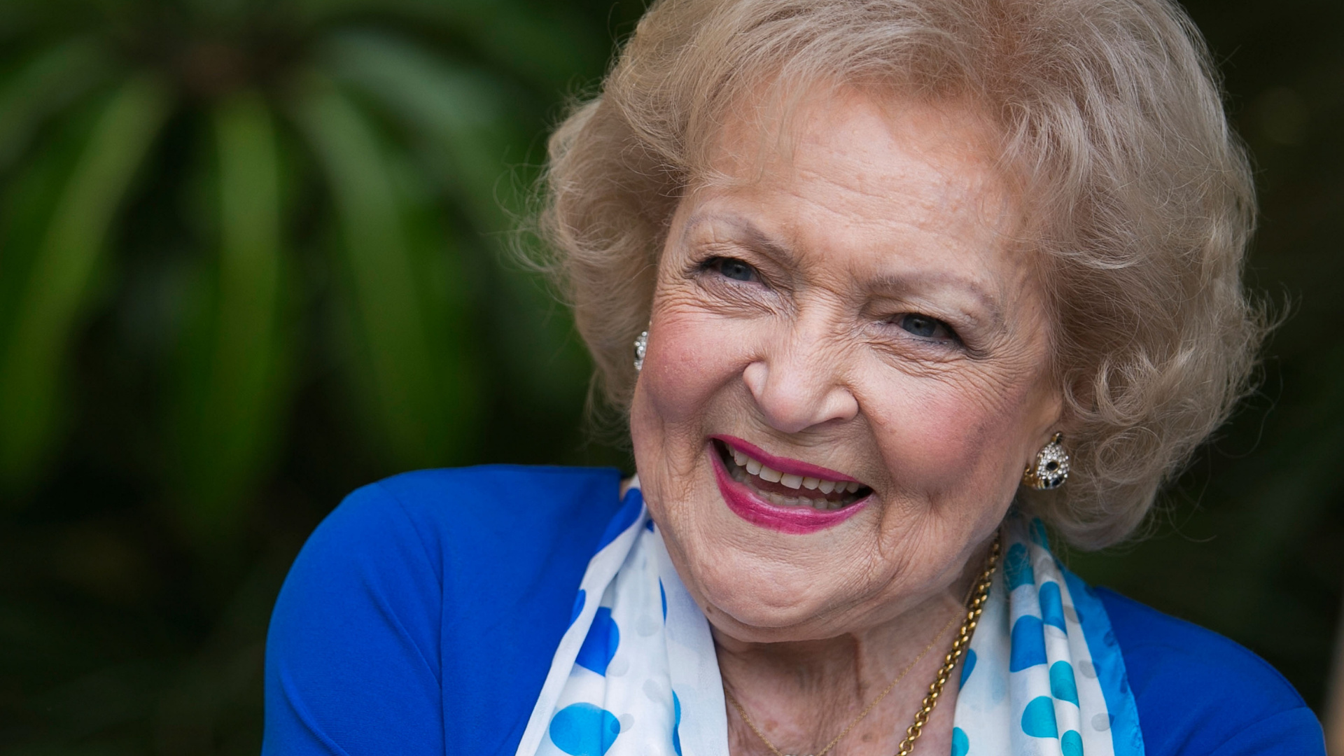Betty White Wallpaper