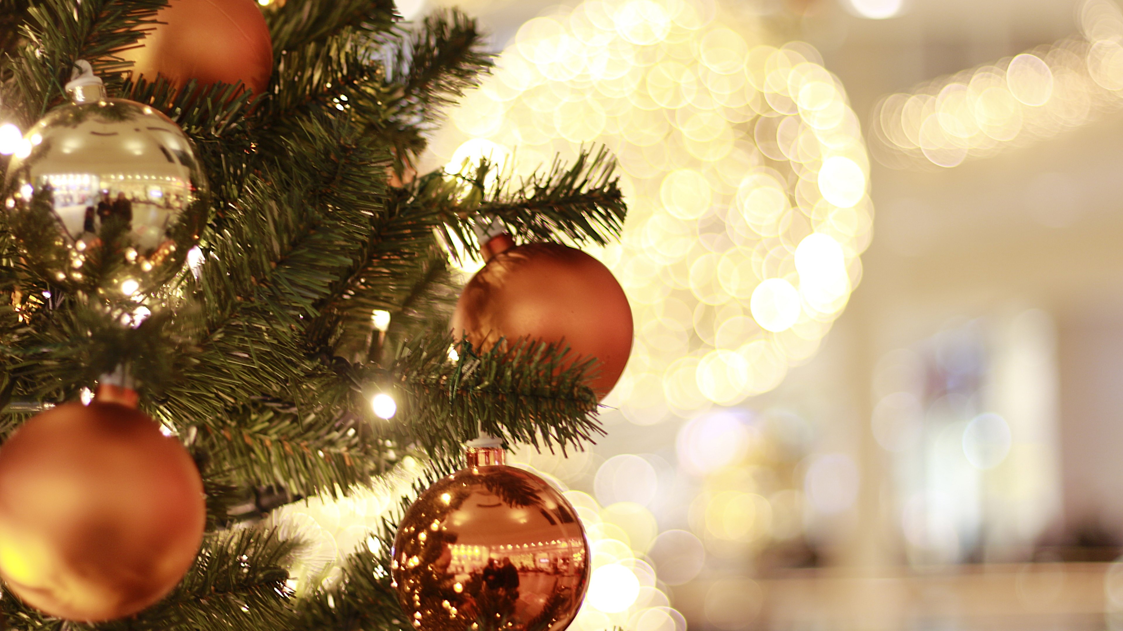 Christmas Tree Decorations Balls   Wallpaper   Public Domain