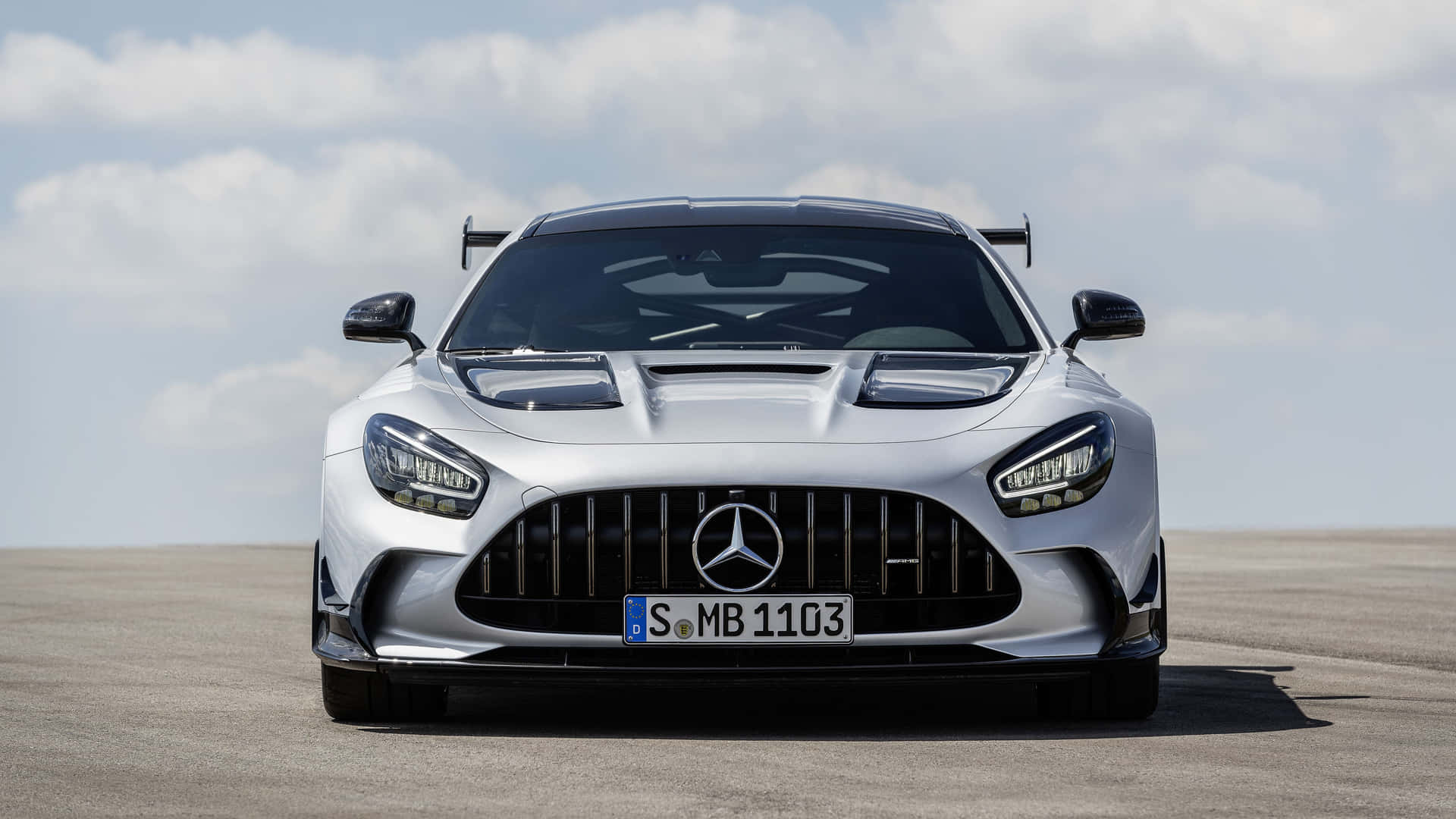 Experience The Power And Beauty Of Mercedes Gts Wallpaper