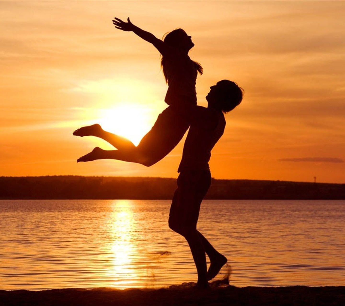 Couple In Love Wallpaper
