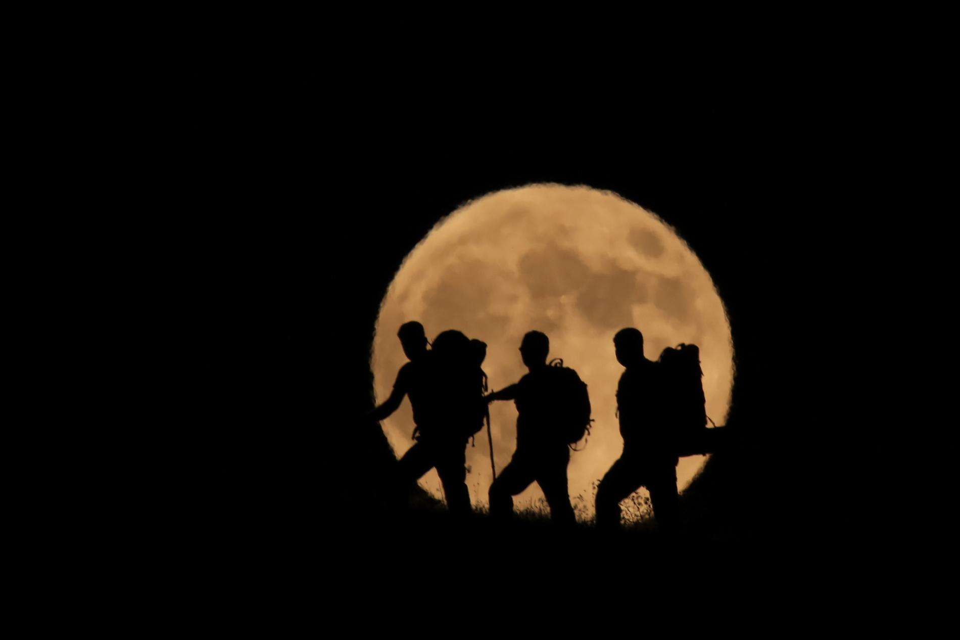 Photos Of The Longest Blood Moon Eclipse Century