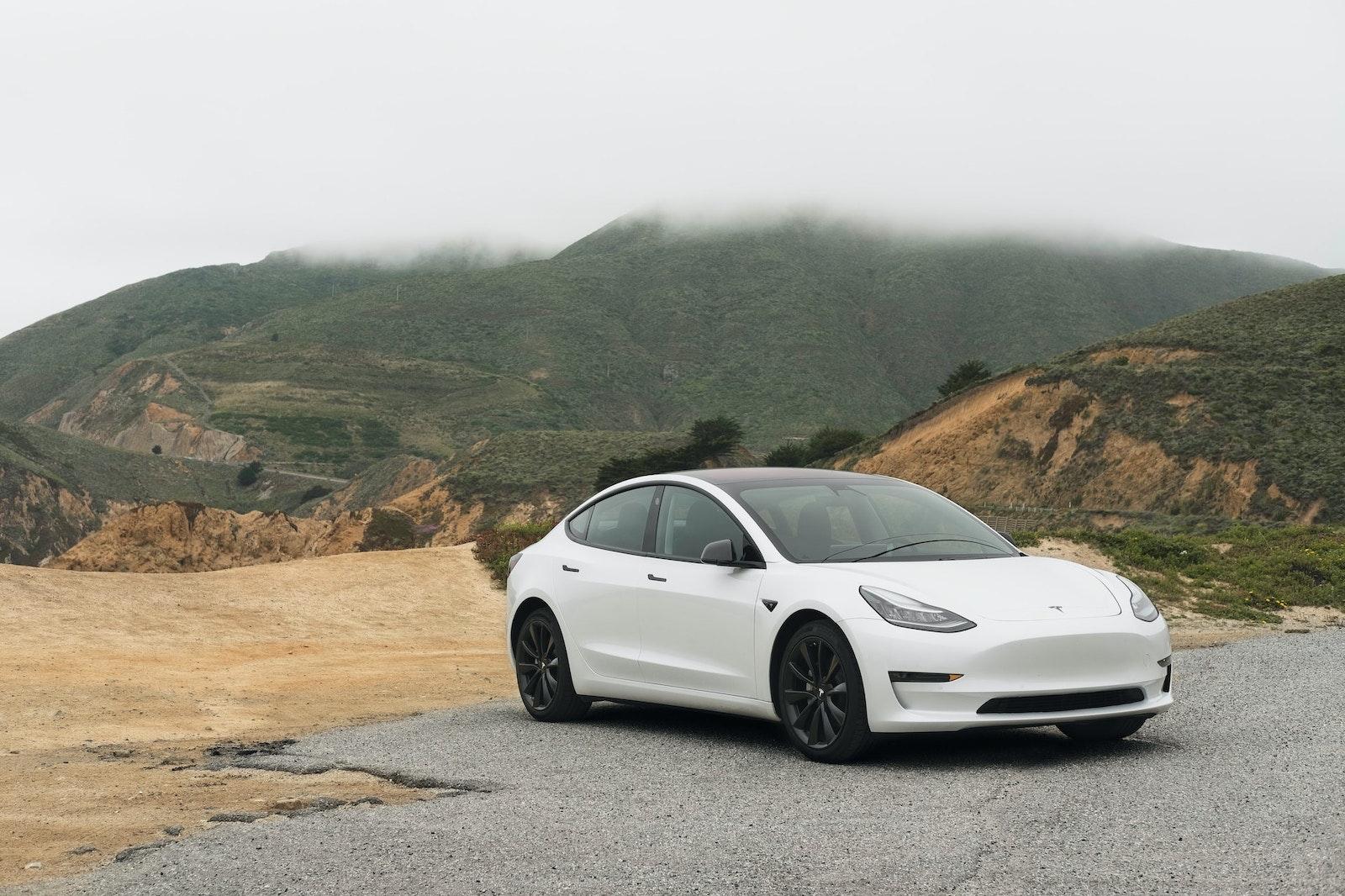 Batteries From Crashed Teslas Could Power Uk Homes Sifted