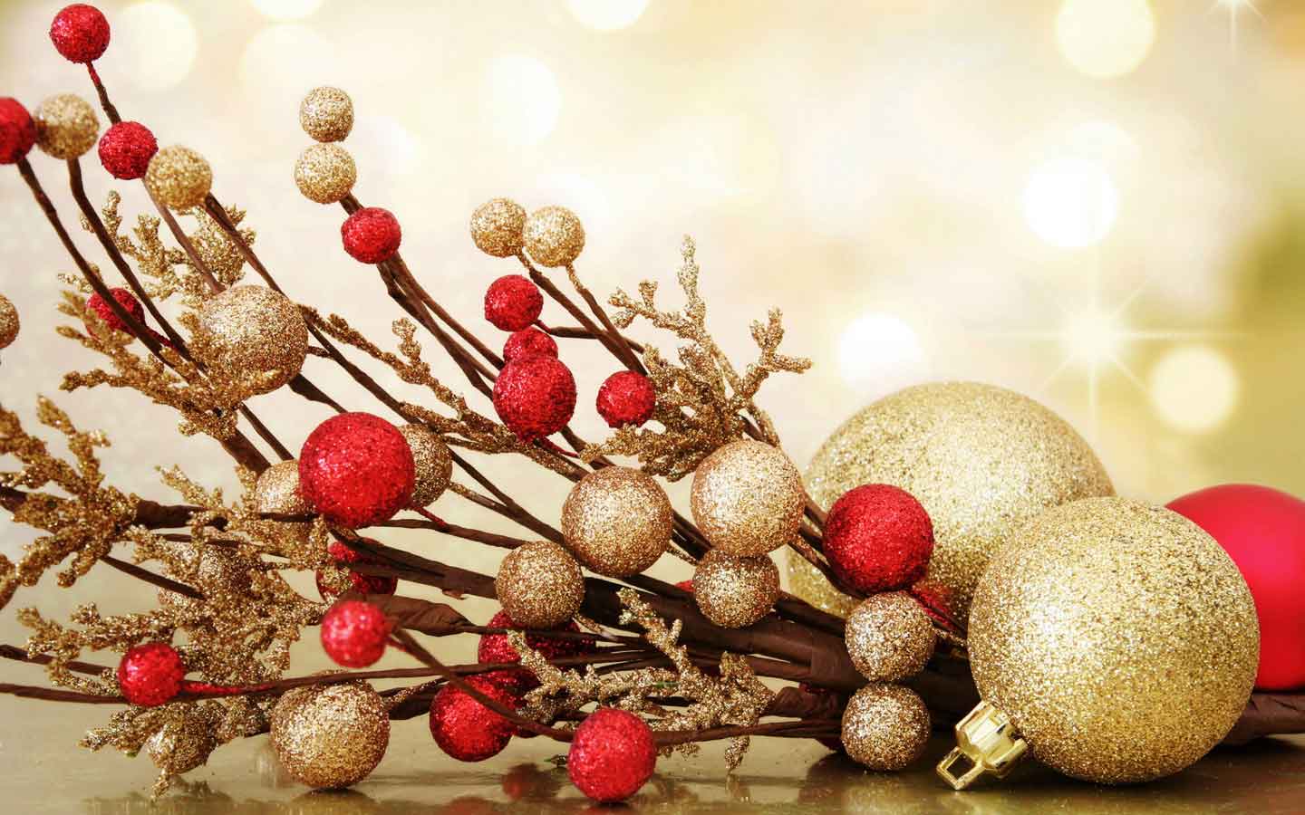 Gorgeous Christmas Ornaments wallpaper 1440x900