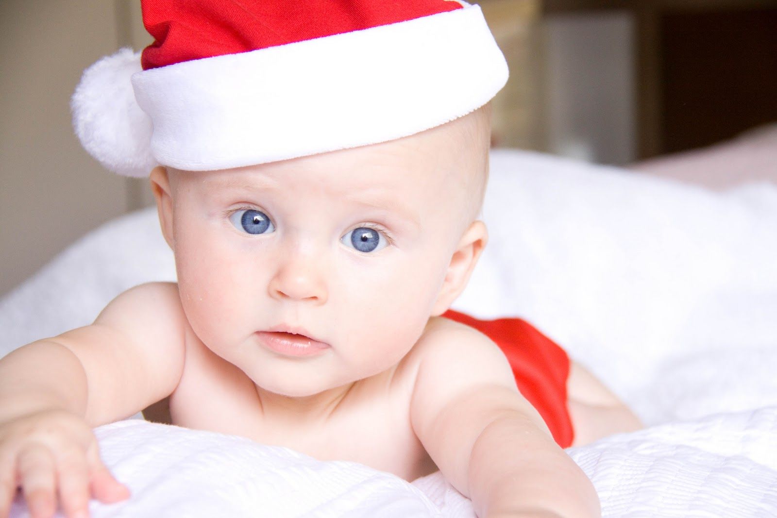 Get Cute Baby Child Wallpaper Wide Mln At Movingwallpaper