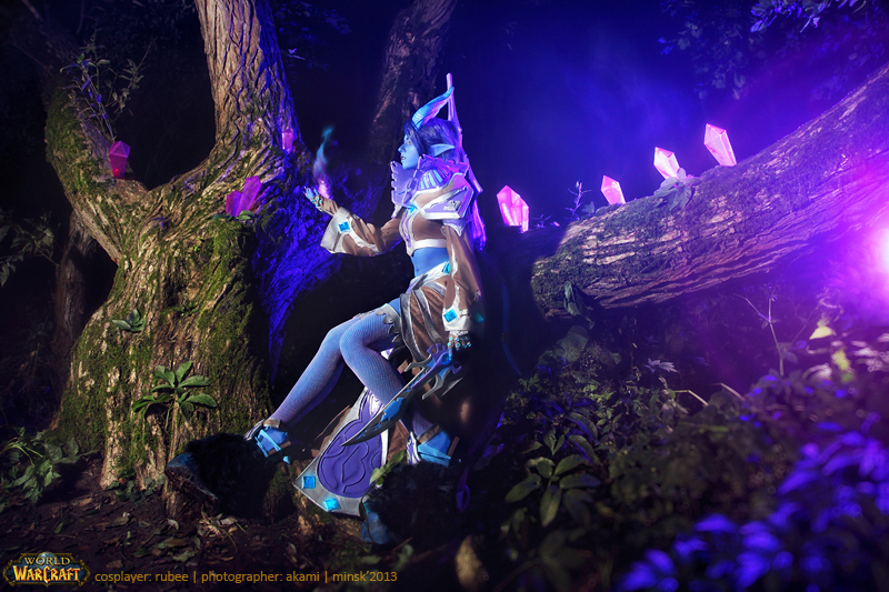 World Of Warcraft Draenei Paladin HD Wallpaper