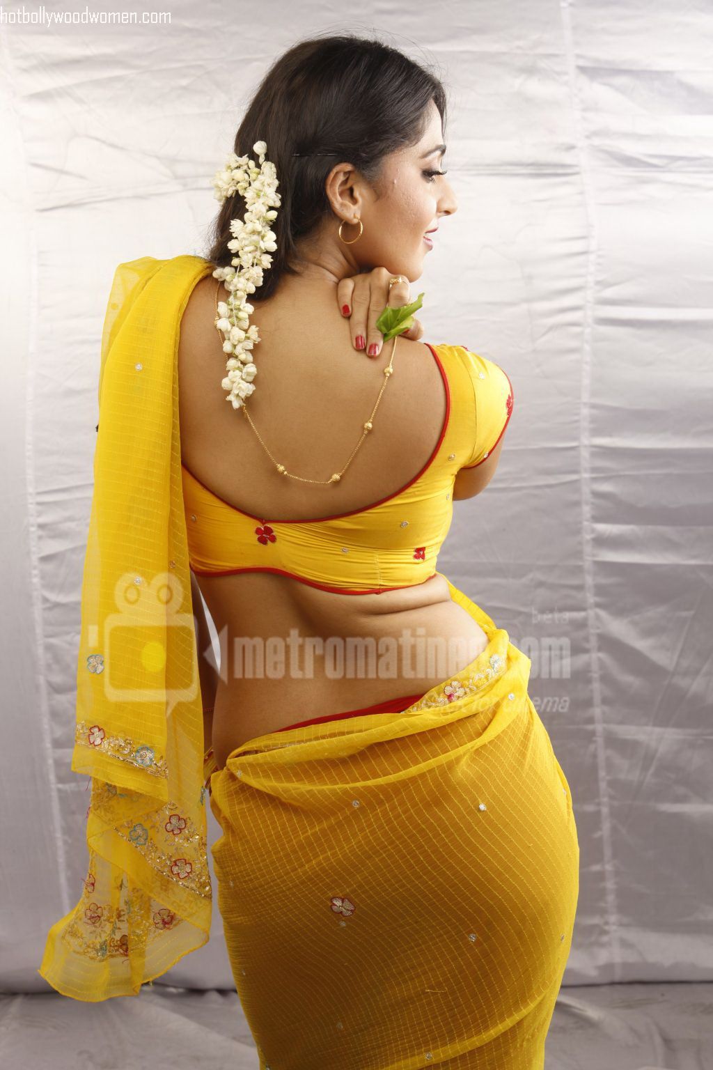 Hottest Bollywood Anushka Shetty Ass Butt Gudda
