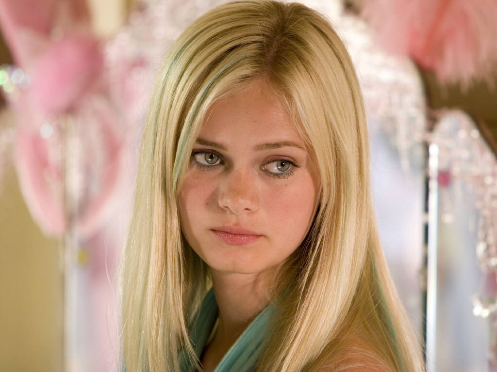 75 Sara Paxton Wallpaper On Wallpapersafari