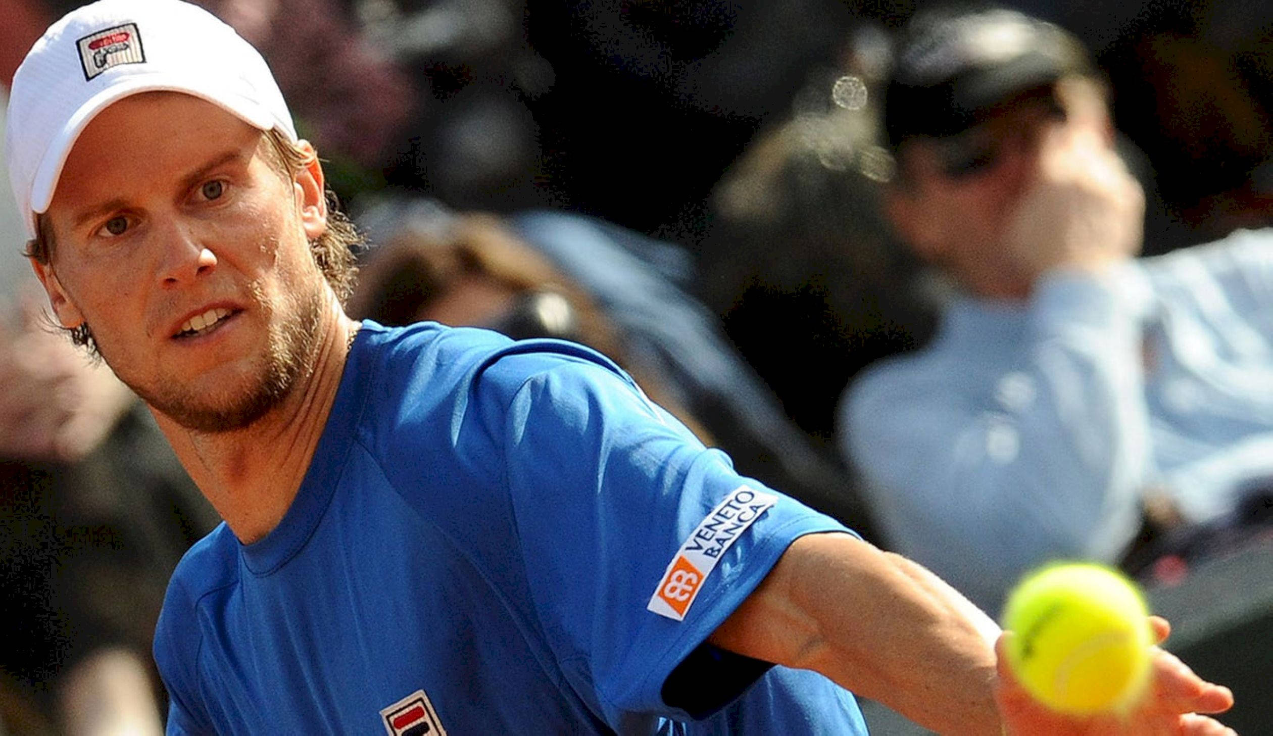 Andreas Seppi Eyeing Ball Wallpaper