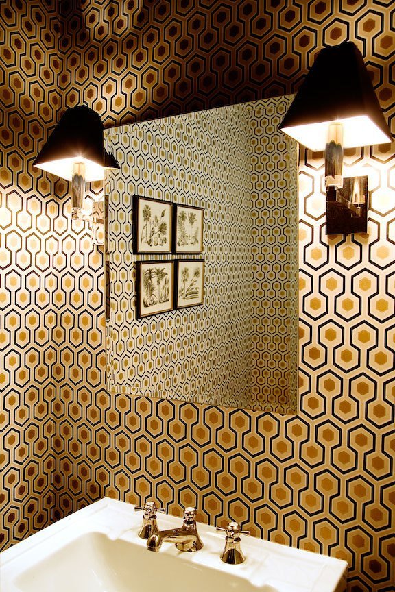 Striking Symmetry Bold Geometric Wallpaper Apartment Therapy