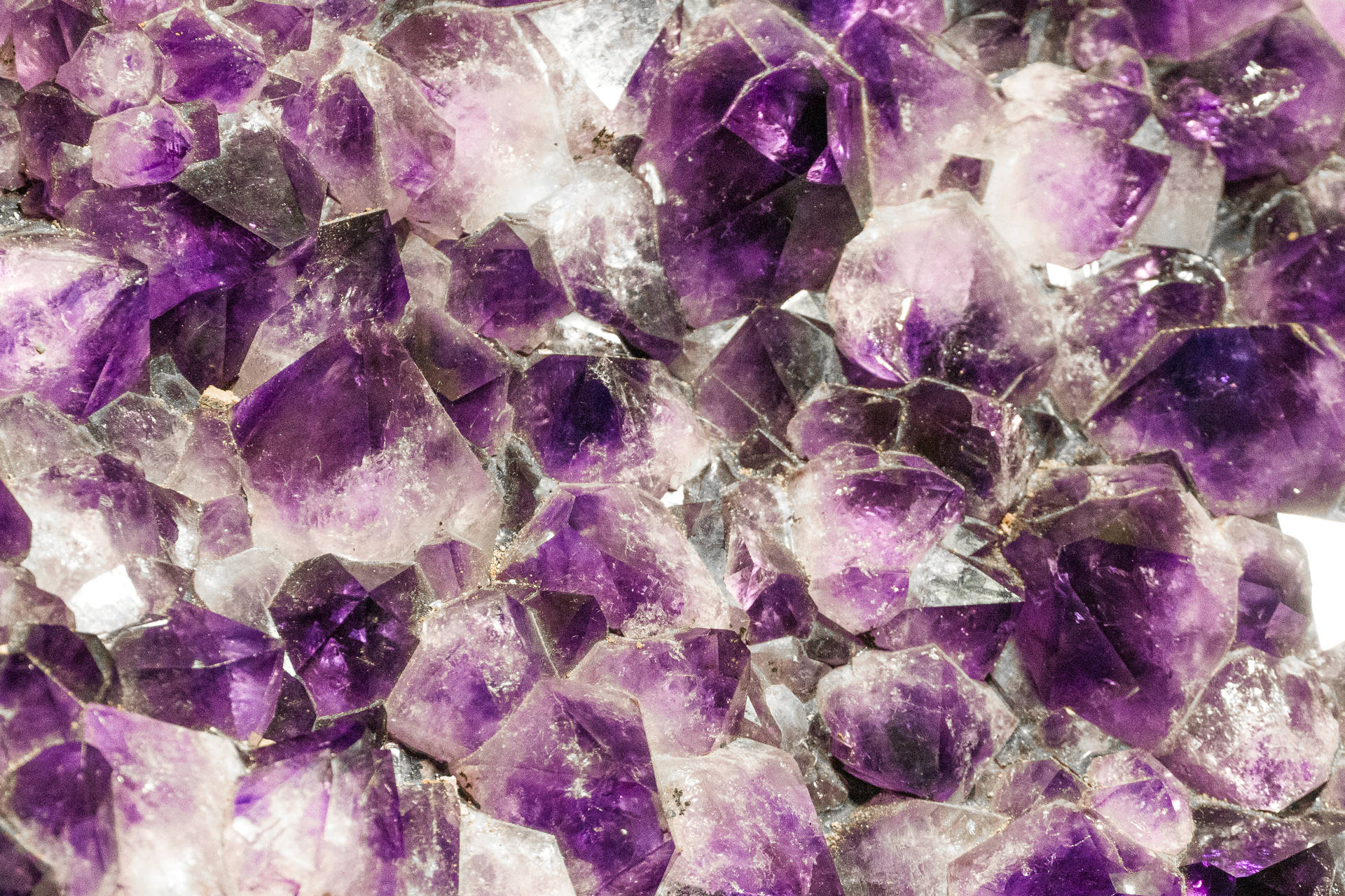 HD Purple Crystal Wallpaper