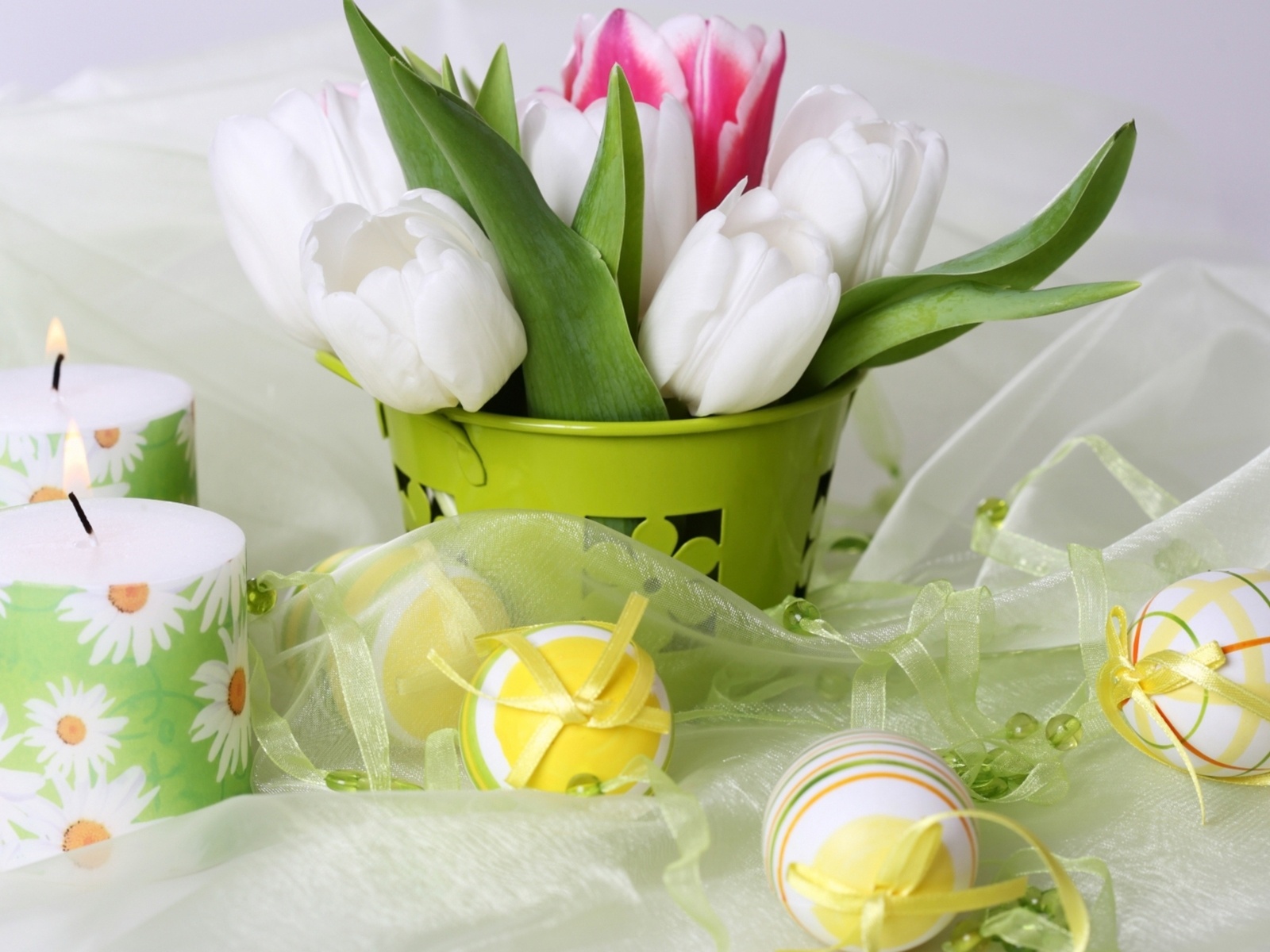 Easter Flowers 1600 x 1200 Download Close