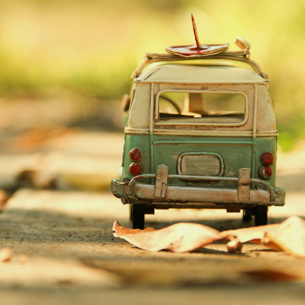 Vintage Volkswagen Toy iPad Wallpaper iPhone