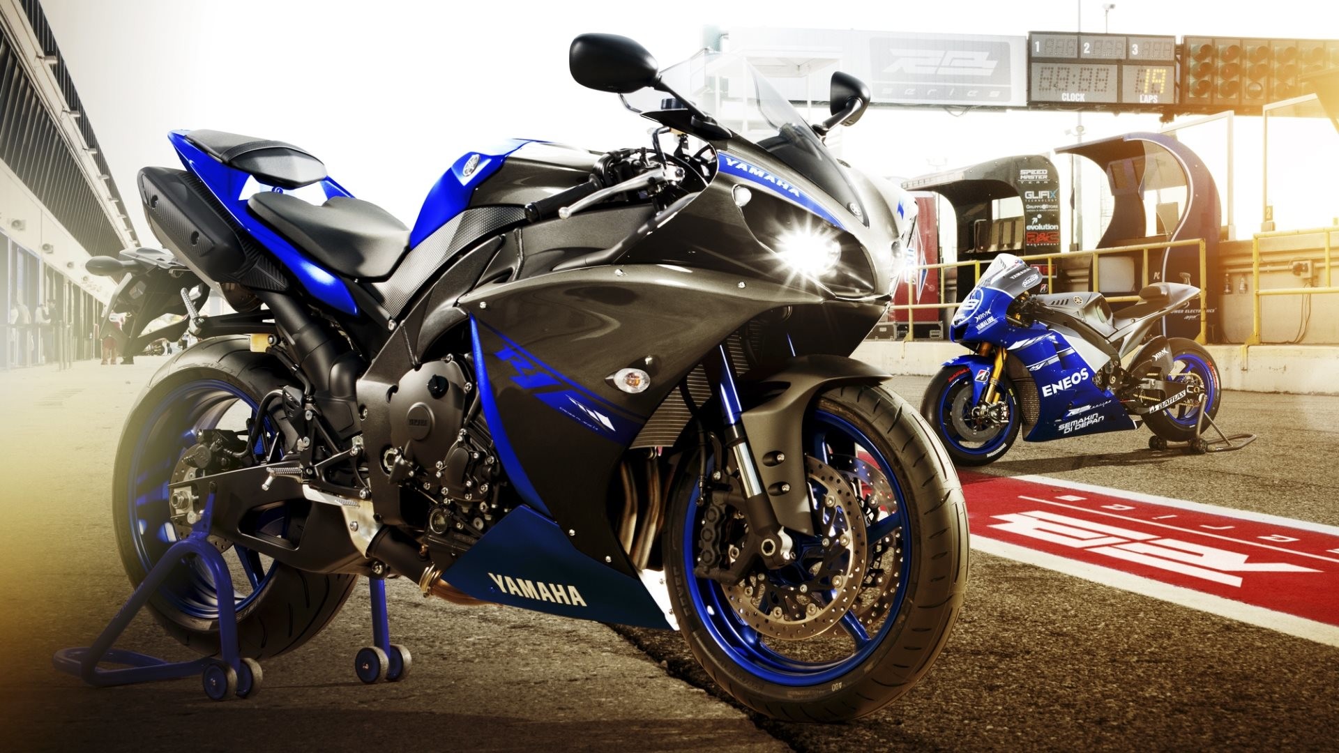 Yamaha R1 Wallpaper Image