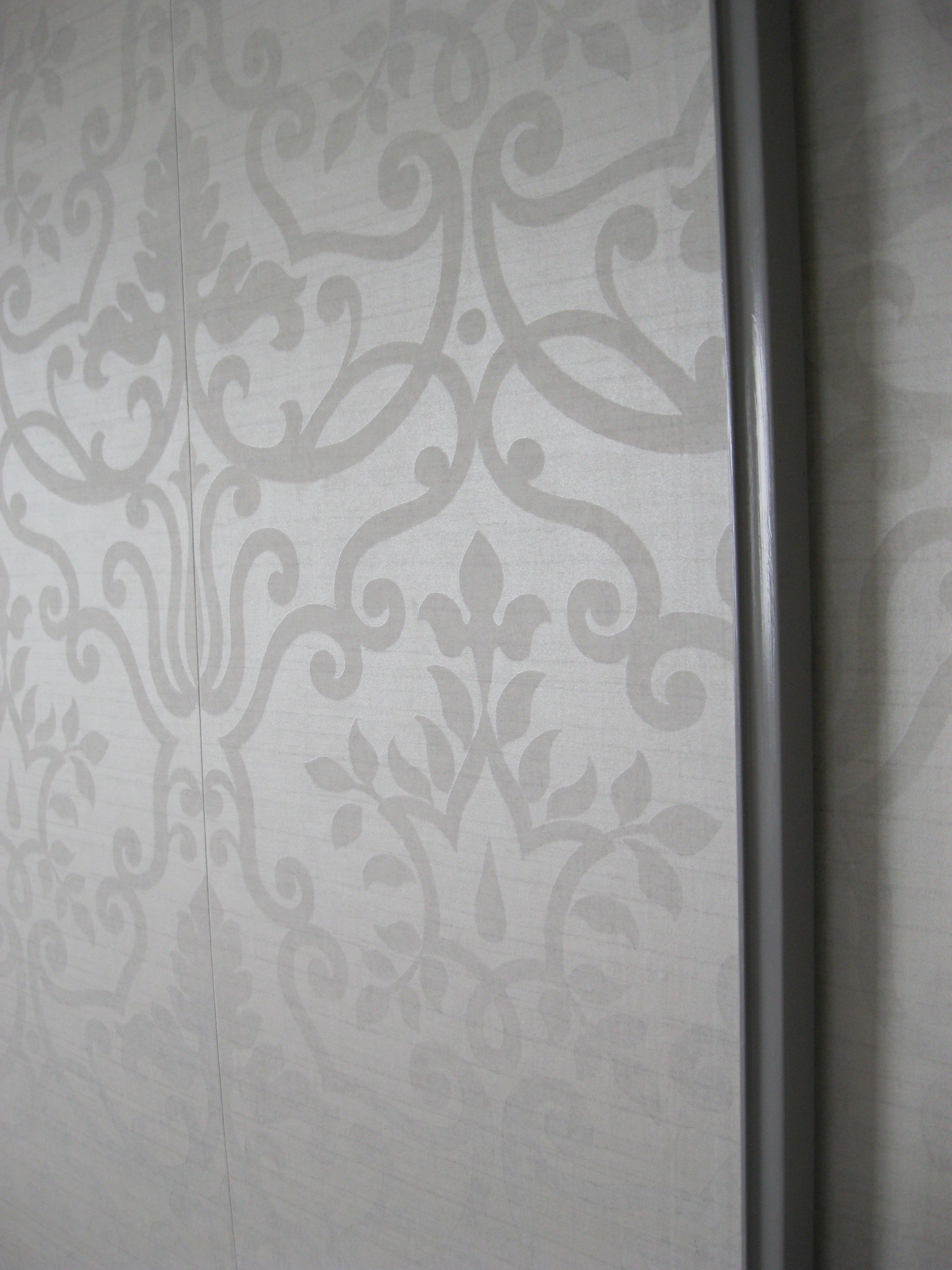 Is A Closeup Of M S Wallpaper On Her Closet Doors