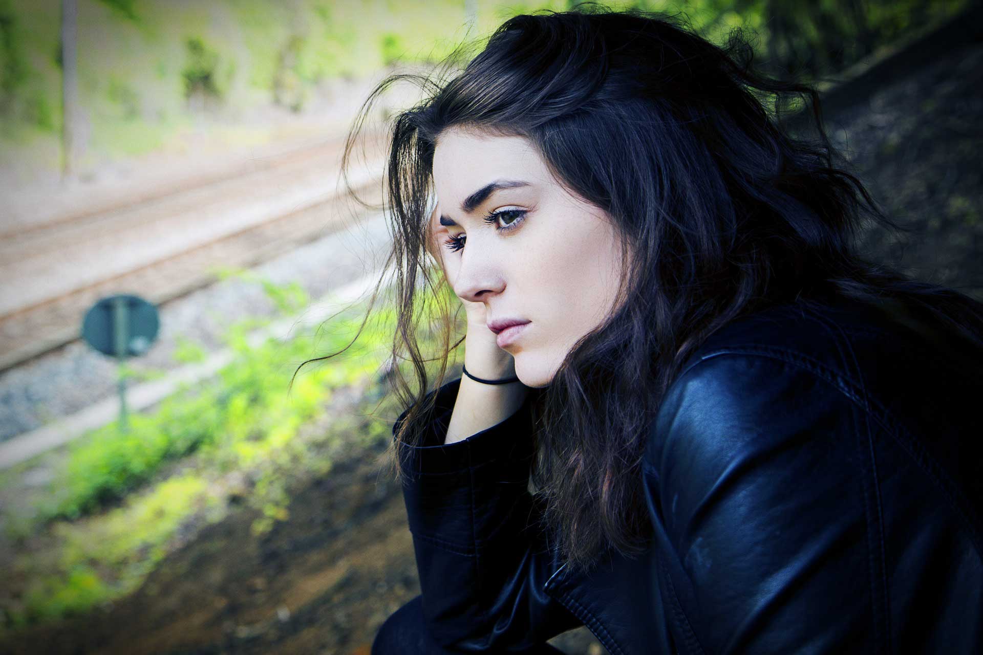 Heart Touching HD Sad Girl Wallpaper For Broken Alone