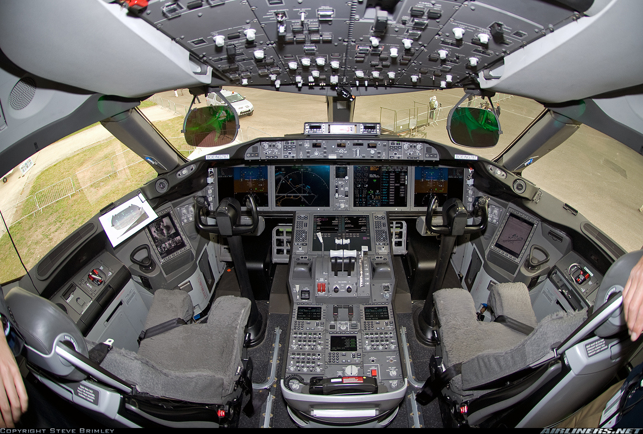 787 cockpit