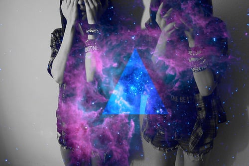 blue galaxy girls hipster pretty purple   image 50521 on Favim 500x334