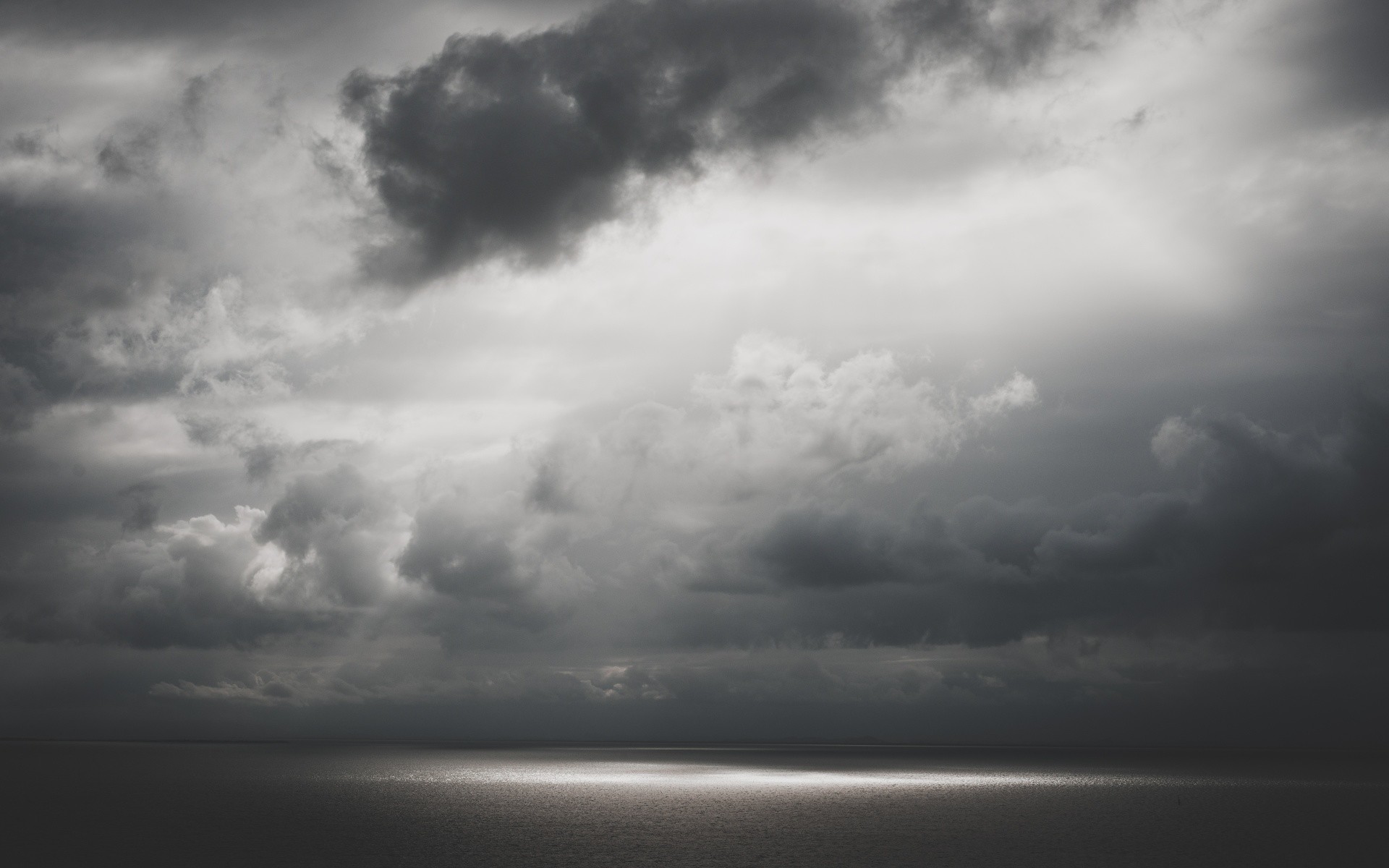 Gray Cloudy Sky Wallpaper