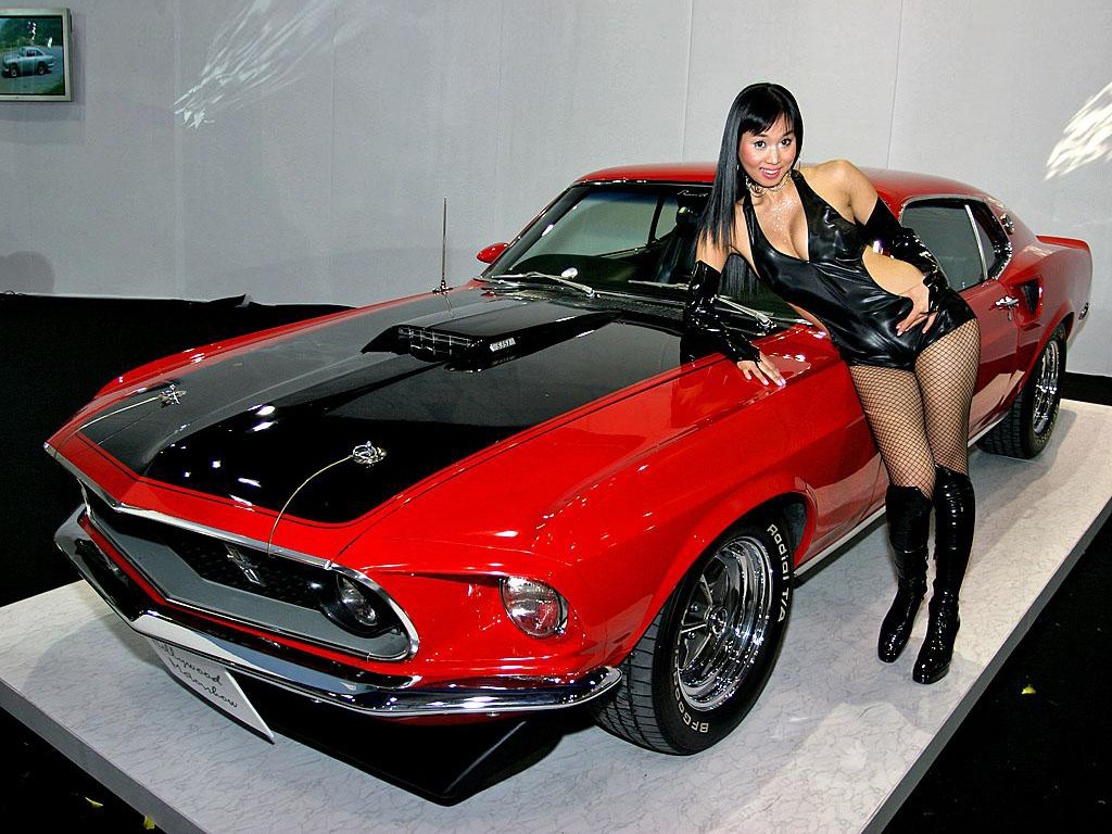Cars And Girls Hot Pictutres Wallpaper