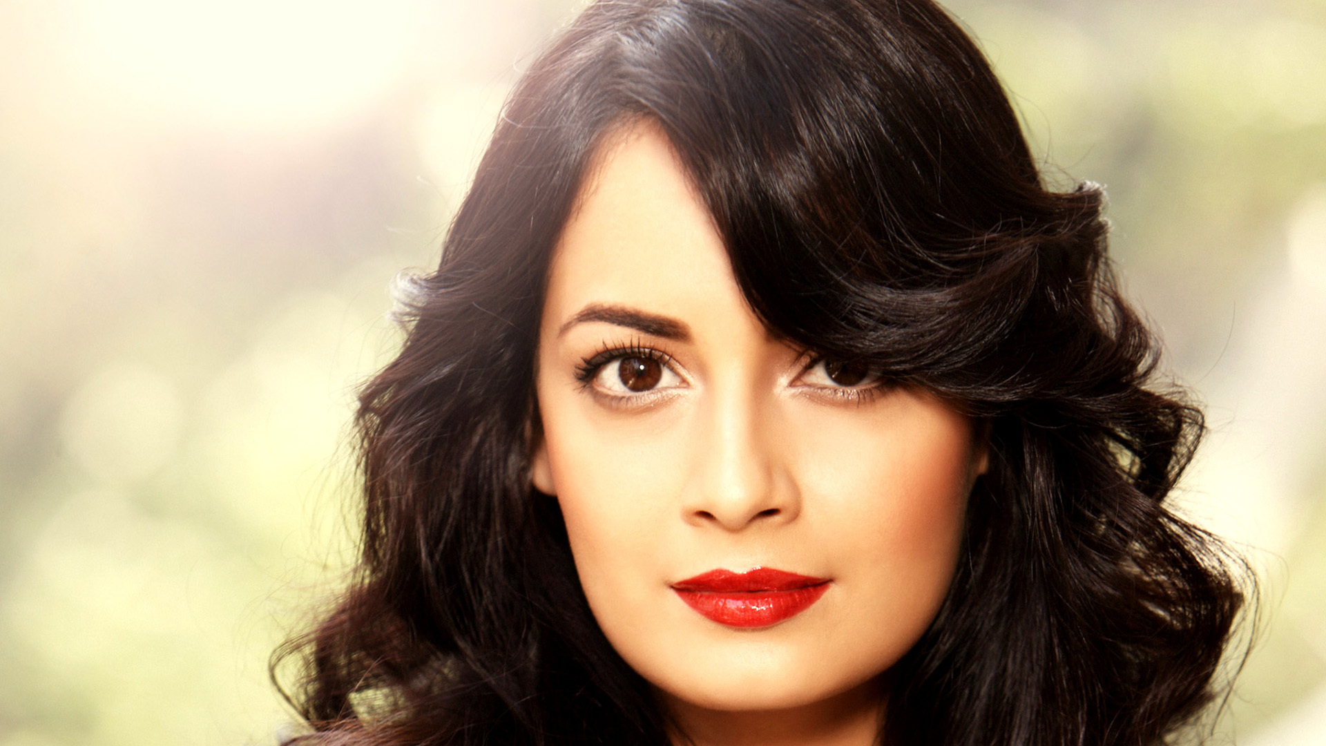 Dia Mirza Wallpaper Image Photos Pictures Background