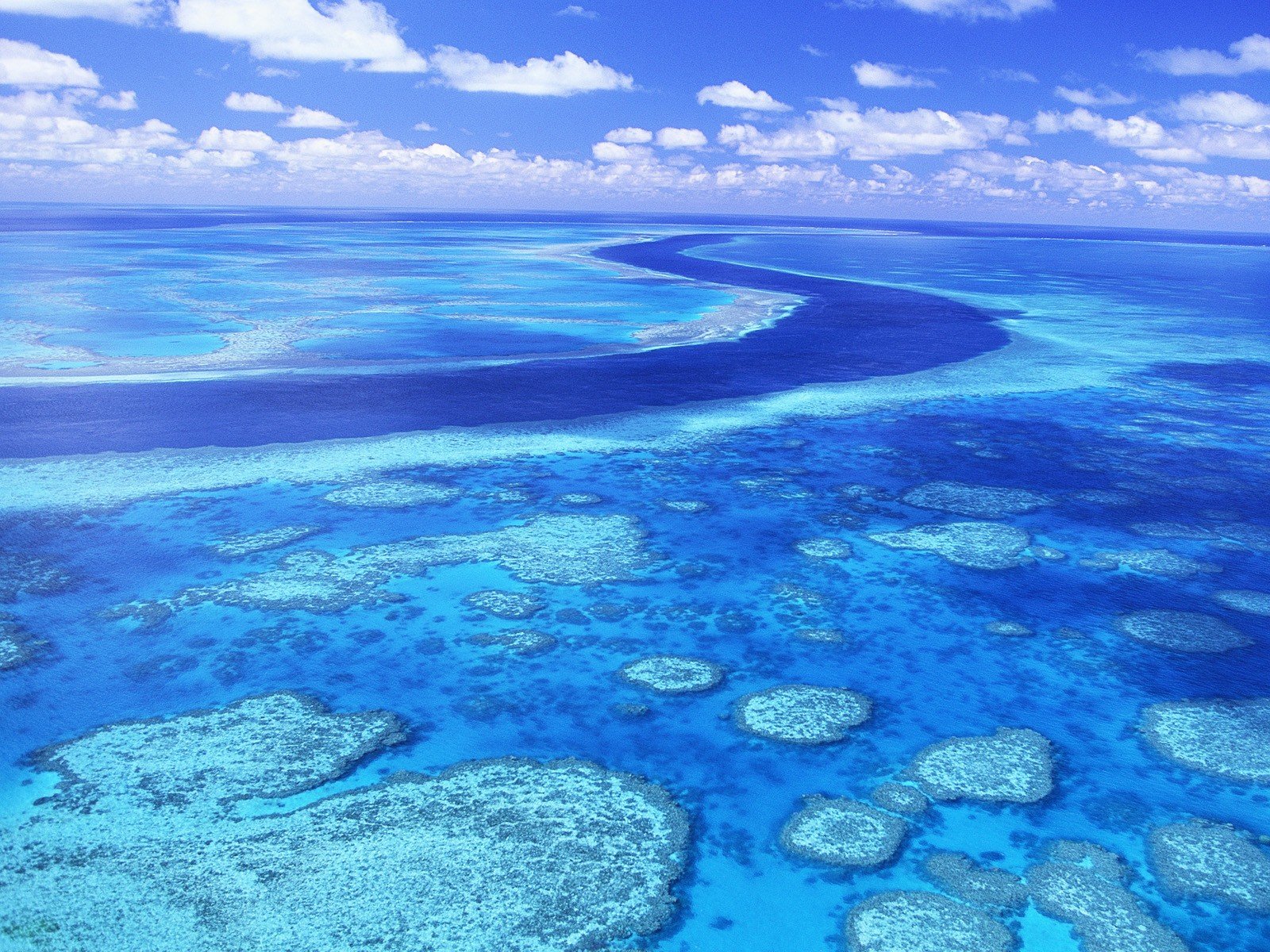 Australia Great Barrier Reef Aerial Wallpaper Background