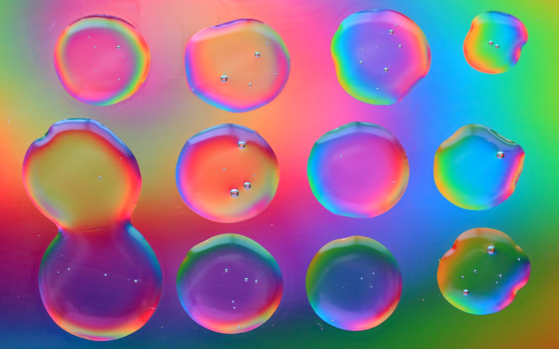 Tie Dye Rainbow Bubbles Wallpaper