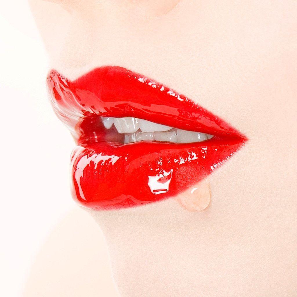 Red Lips Wallpaper