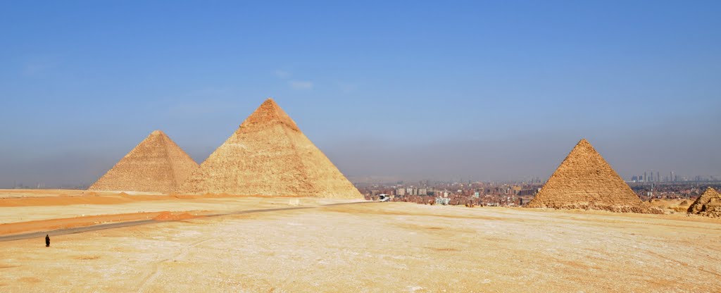 Photo Of Pyramids Giza Egypt Cairo Skyline In The Background