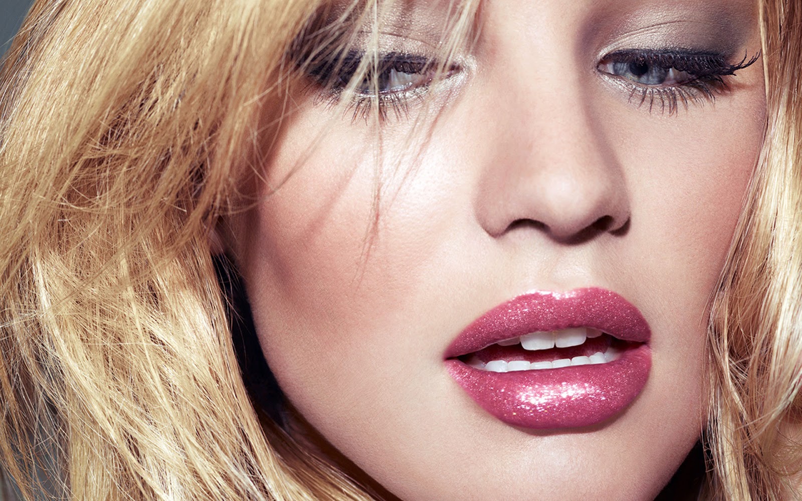 Candice Swanepoel Hot Lips