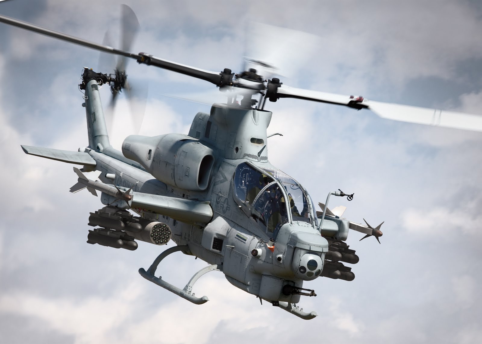 Helicopter Ah 1z Cobra Pletes Its Operational Evaluation Opeval