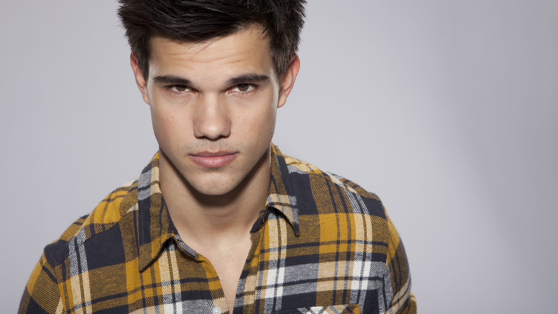 Taylor Lautner Wallpaper High Resolution And Quality