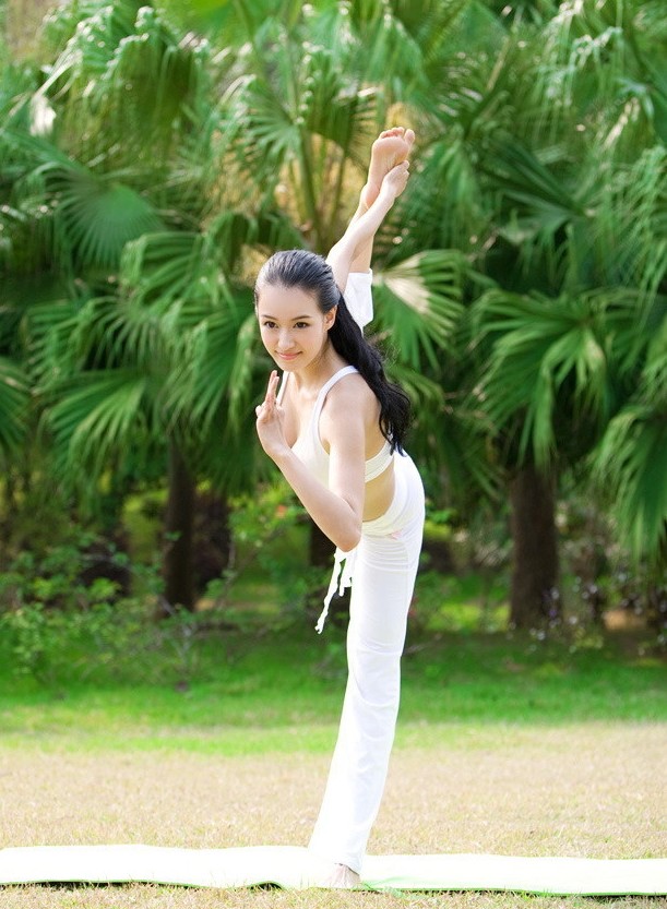 Muqi Miya Sexiest Yoga Instructor In All Asia