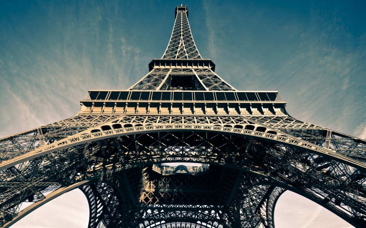 Eiffel Tower Paris HD Desktop Wallpaper Background