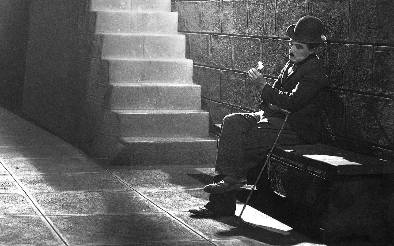 Charlie Chaplin Bw Hat Stairs Men Wallpaper