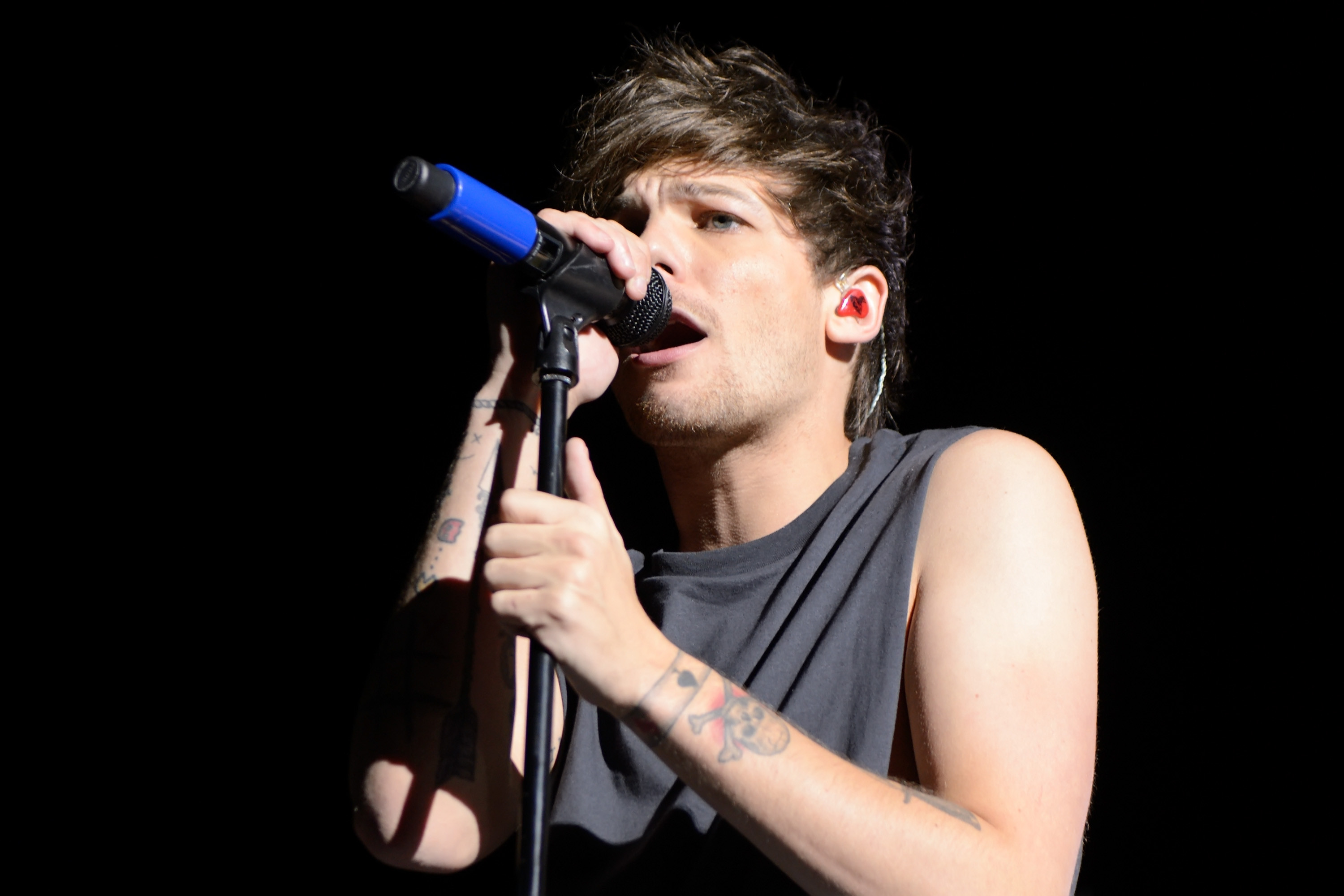 Louis Tomlinson Wallpaper