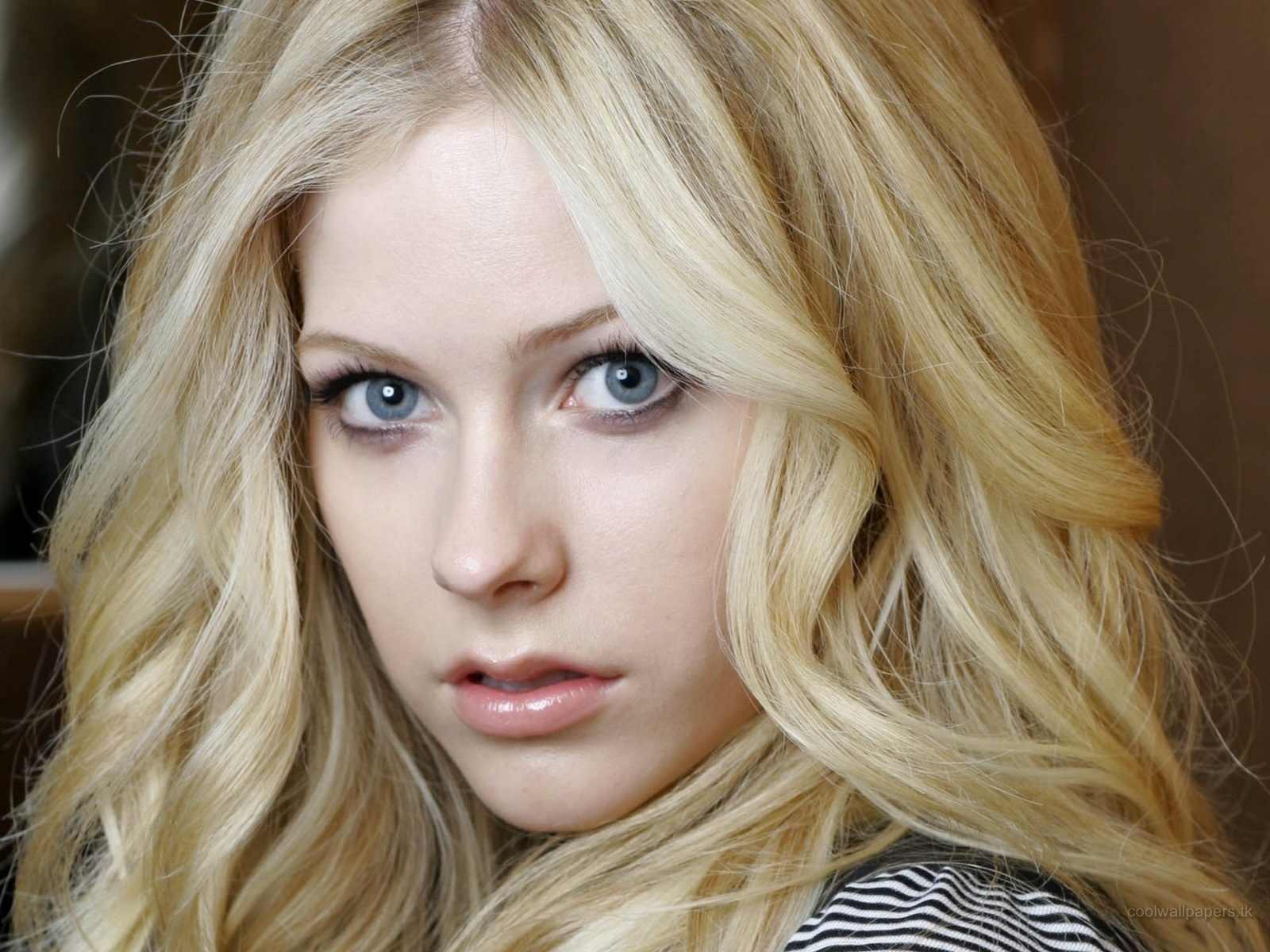Avril Lavigne HD Desktop Wallpaper X Ministry Of