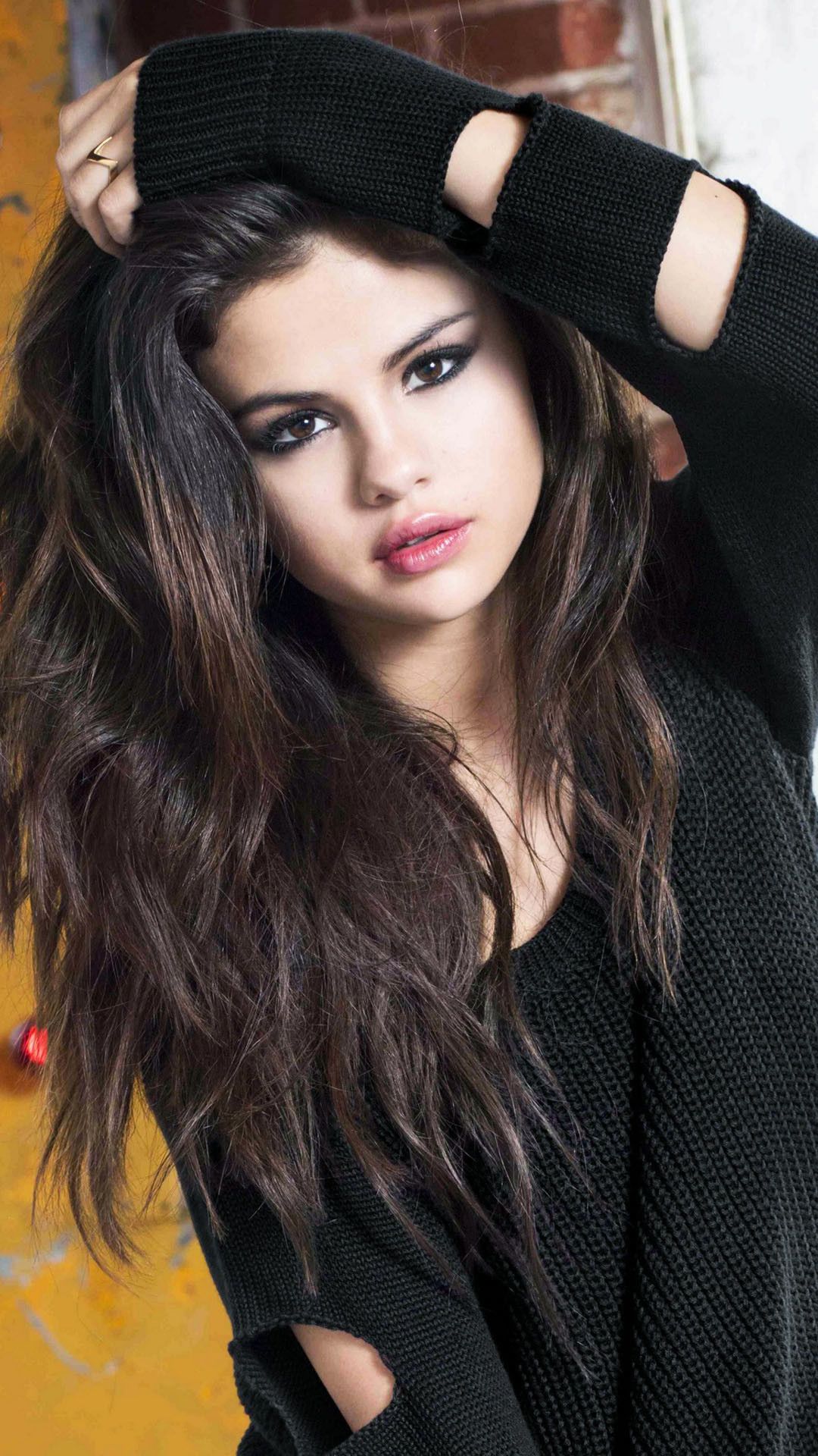 Selena Gomez In Black iPhone And Plus HD Wallpaper