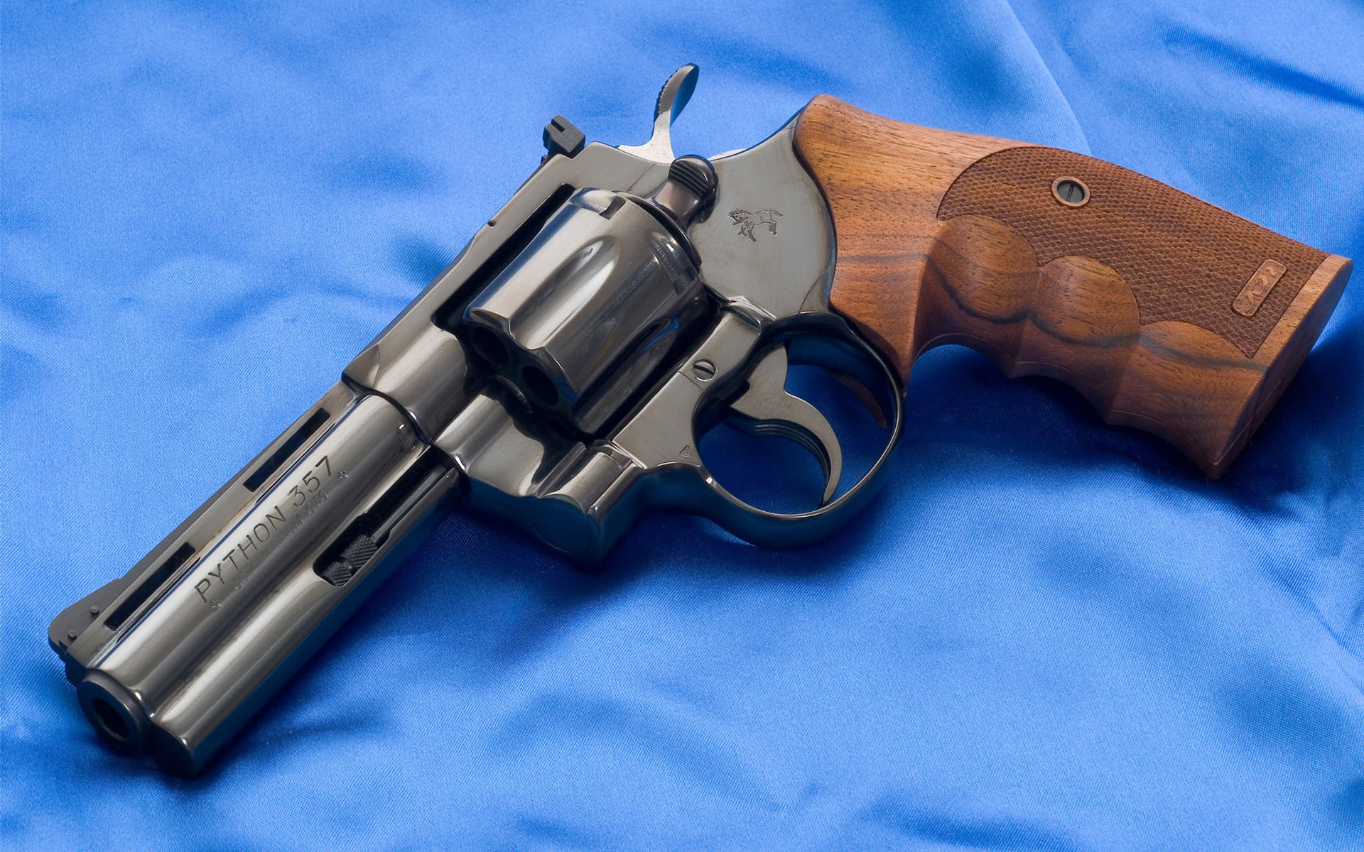 Colt Python 357 revolver Widescreen Wallpaper   7016
