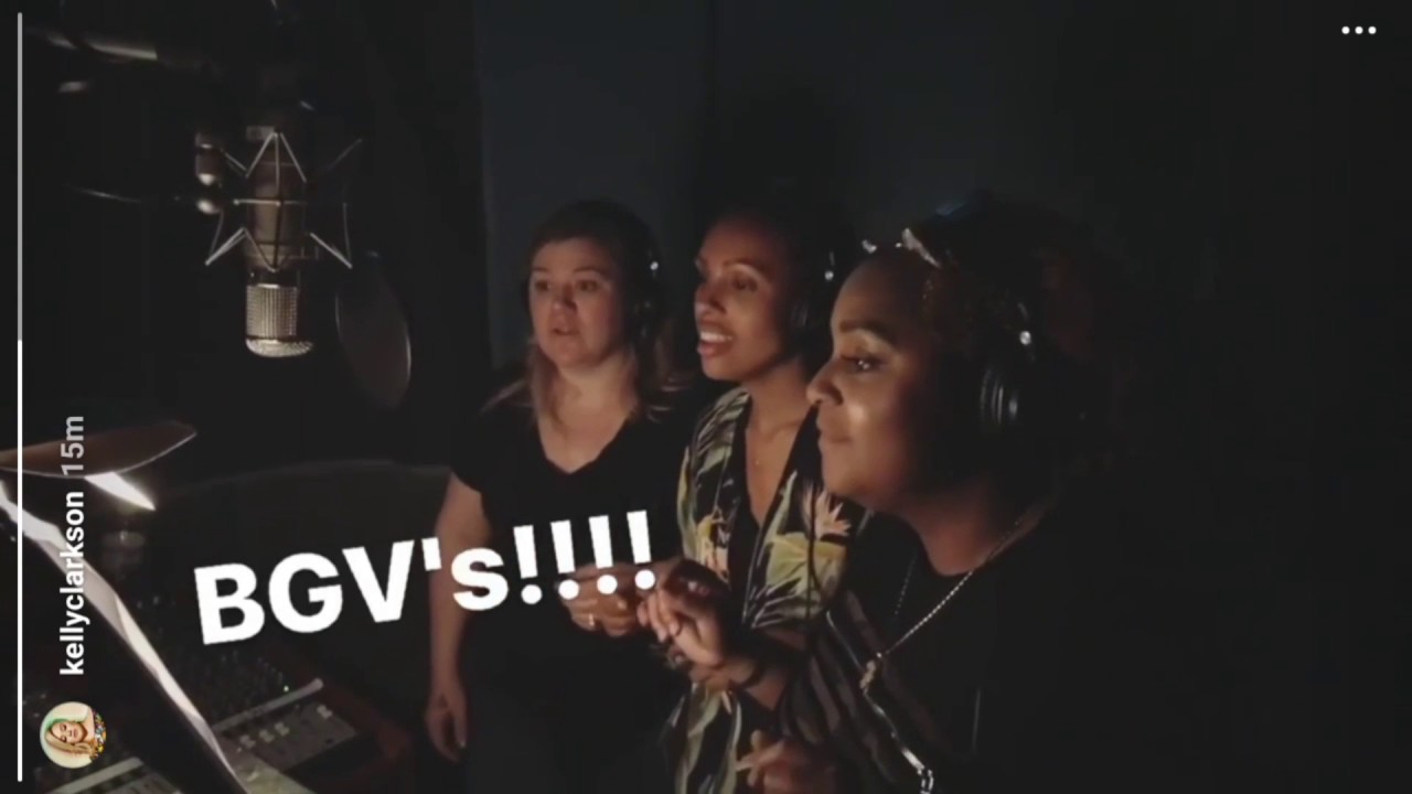 Kelly Clarkson New Background Vocals For Kc7