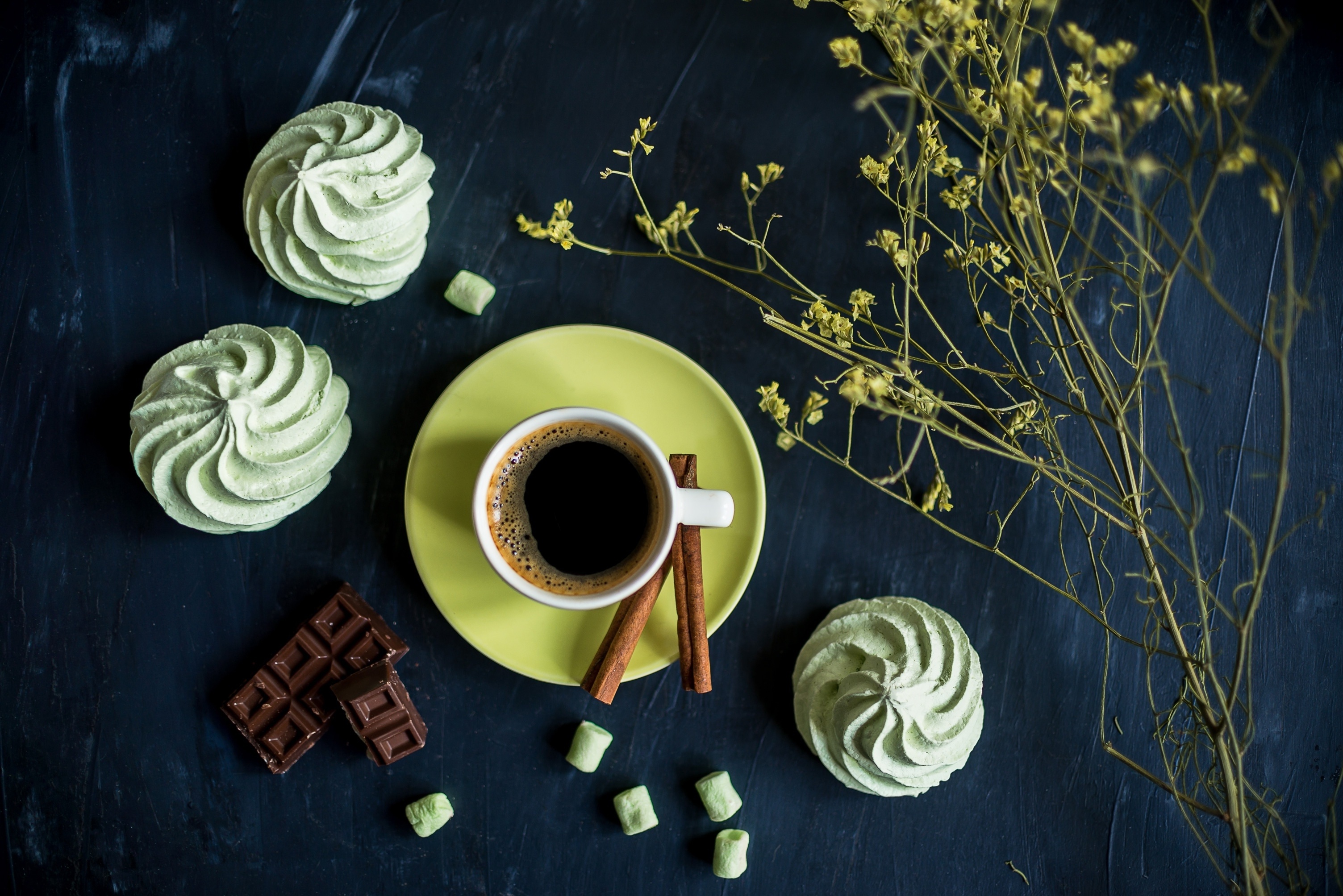 Meringue Wallpaper