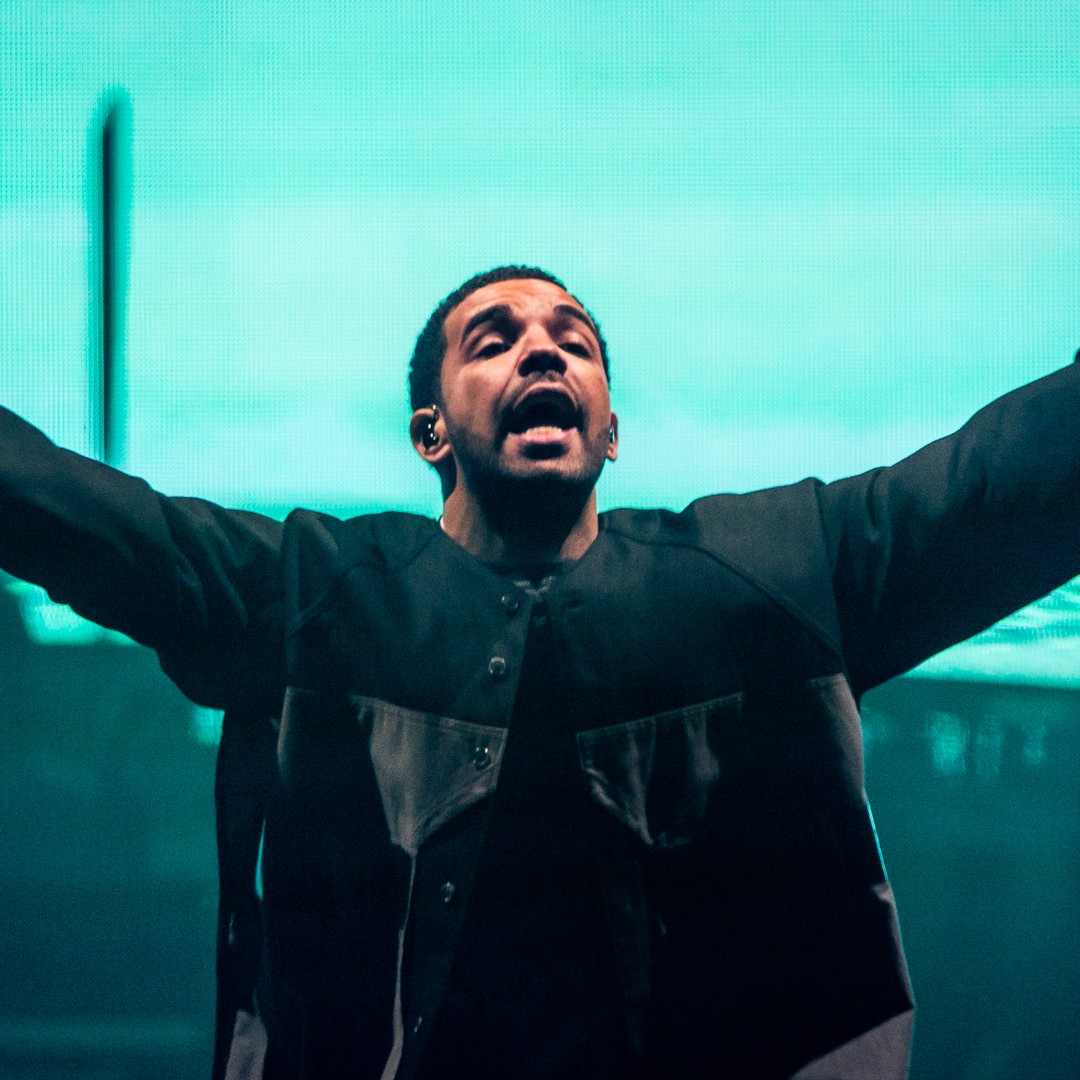 Drake Pointing Rap Wallpaper