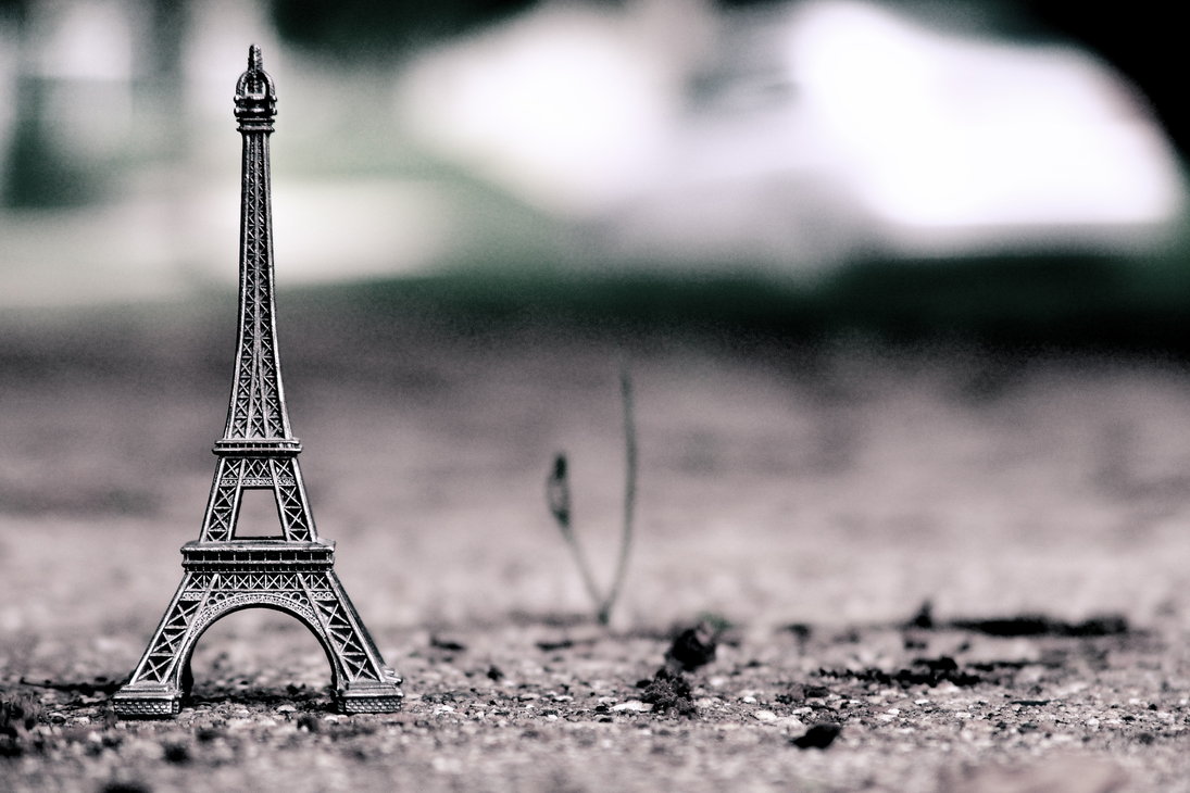 Cute Eiffel Tower Wallpaper Background