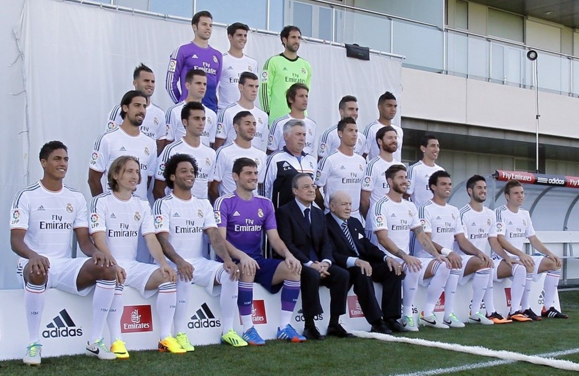 Real Madrid Fc Squad Wallpaper Background