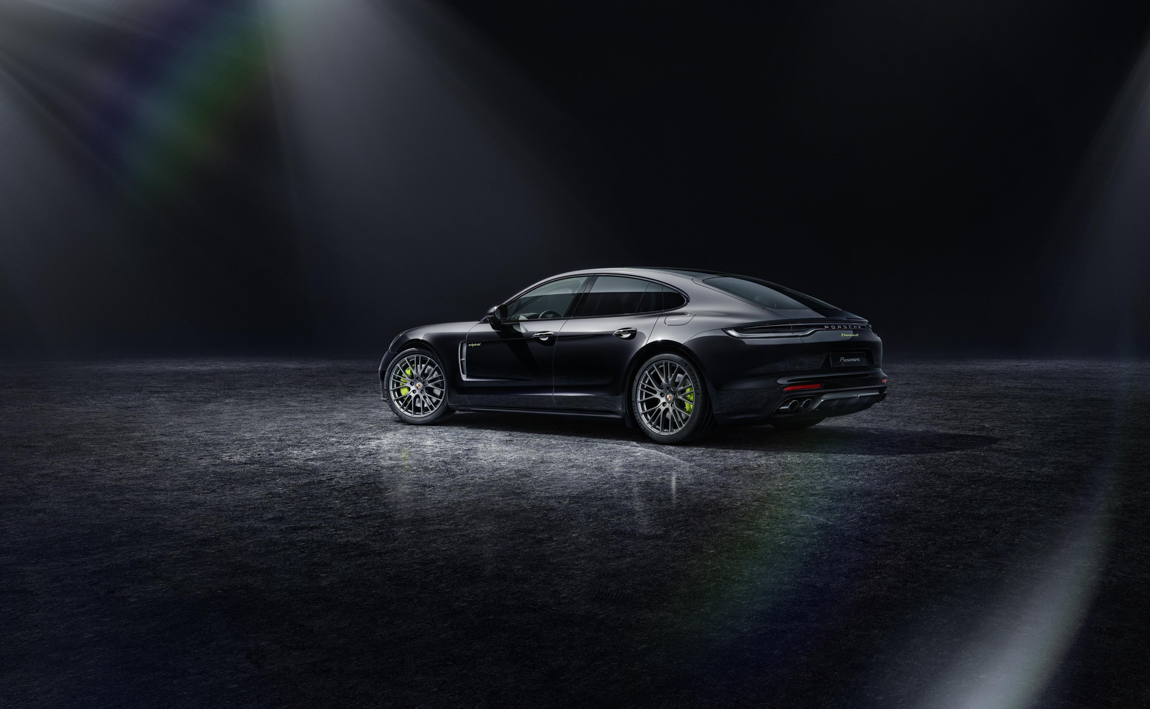 Porsche Panamera Adds Subtle Platinum Edition