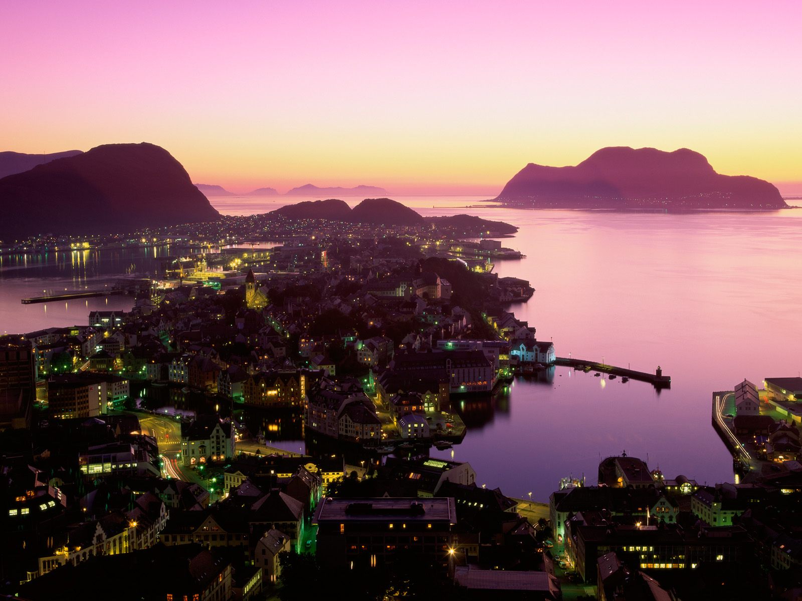 Travel Wallpaper Pack