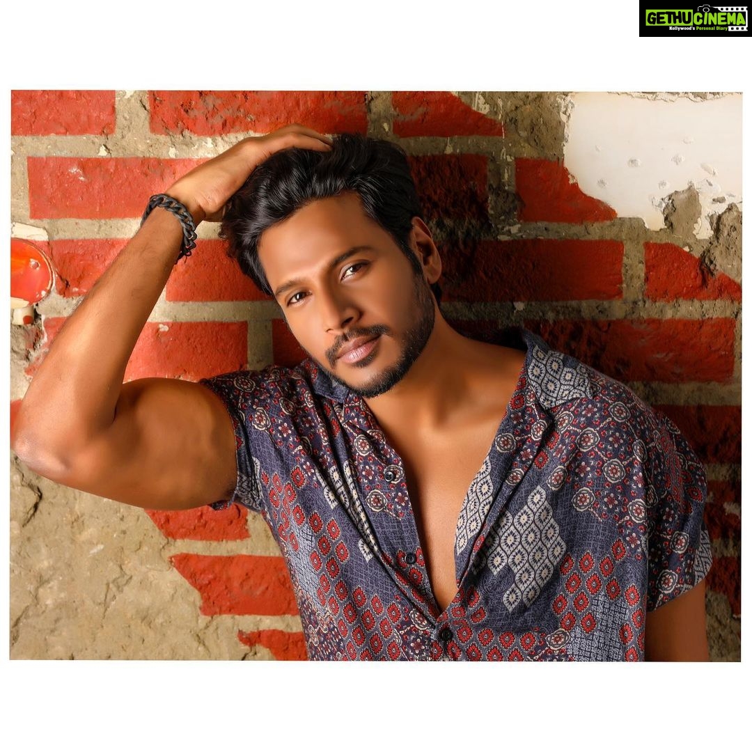 Actor Sundeep Kishan HD Photos And Wallpaper July Gethu Cinema